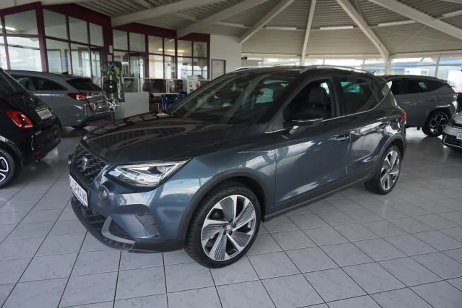 SEAT Arona ARONA 1,5 TSI DSG FR AHK DINAMICA KAM ACC SHZ 18" Gris - 2
