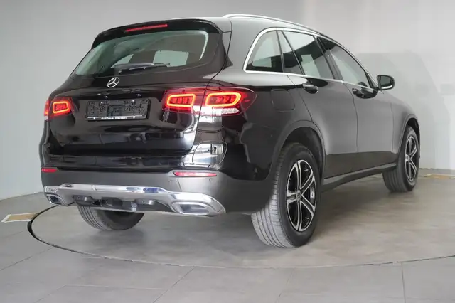 Mercedes-Benz GLC view 4