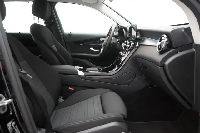 Mercedes-Benz GLC view 15