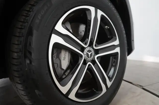 Mercedes-Benz GLC view 11