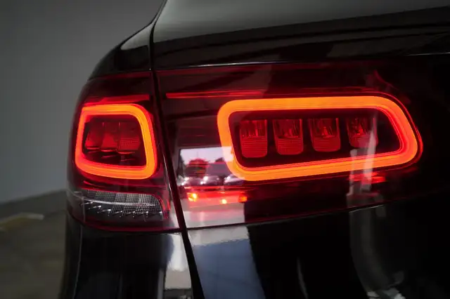 Mercedes-Benz GLC view 14