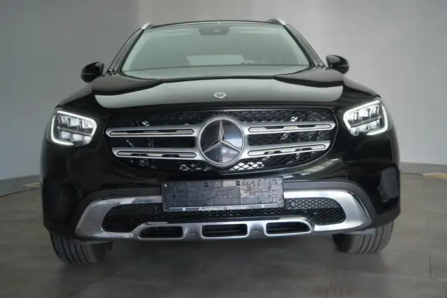 Mercedes-Benz GLC view 2