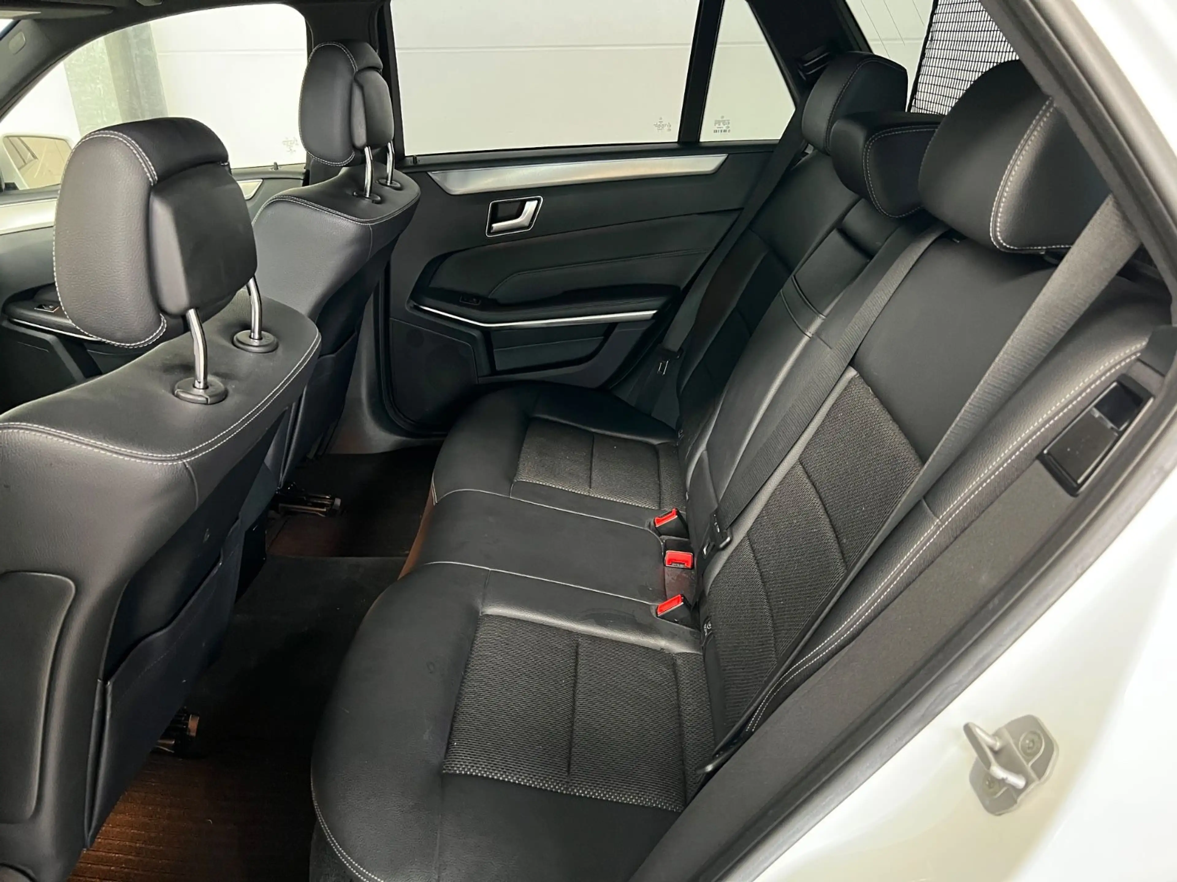 Mercedes-Benz E 250 E250T cdi Avantgarde+Leder+ParkAss+Navi+Pano+AHK — photo 13