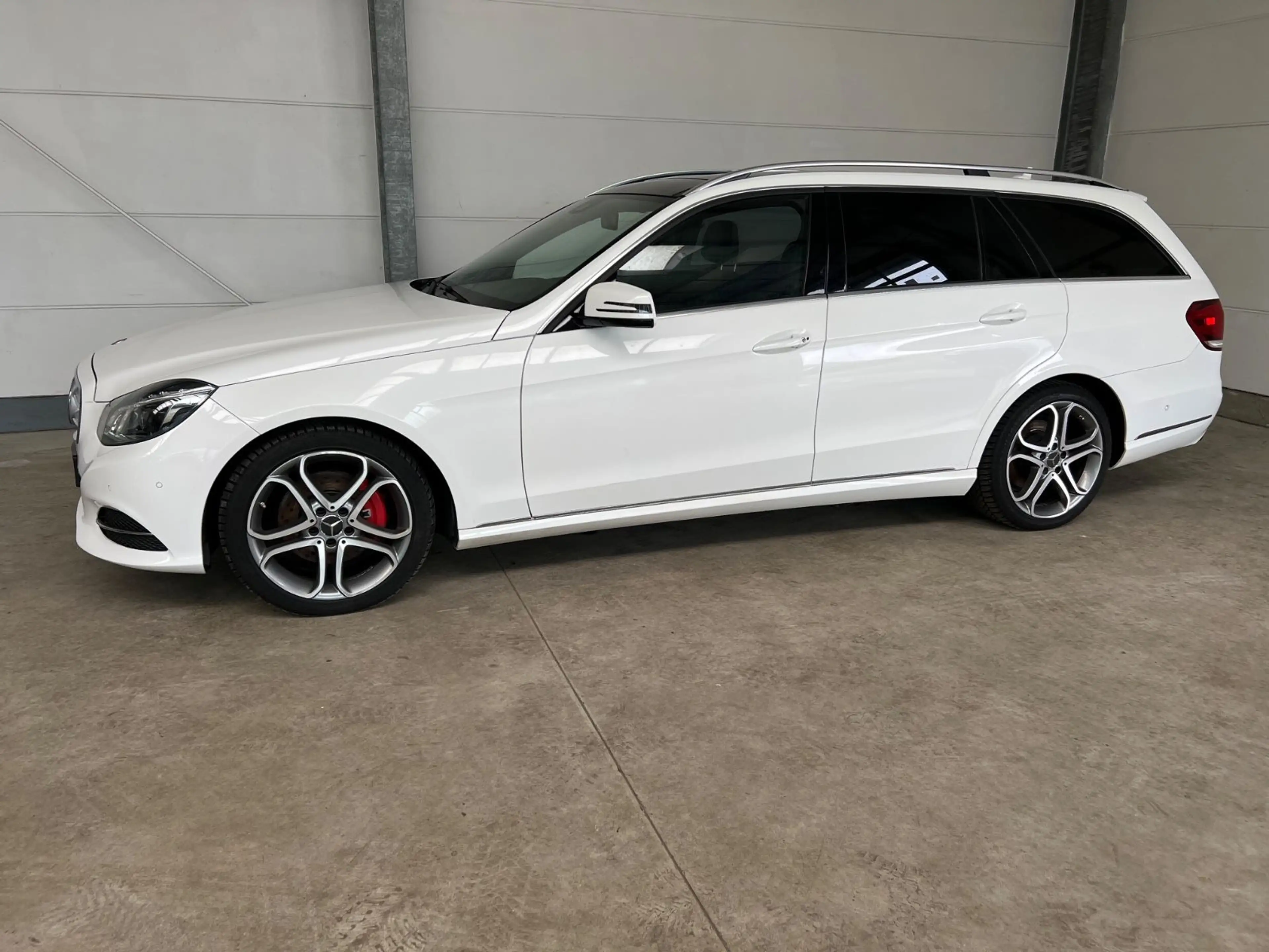 Mercedes-Benz E 250 E250T cdi Avantgarde+Leder+ParkAss+Navi+Pano+AHK — photo 4