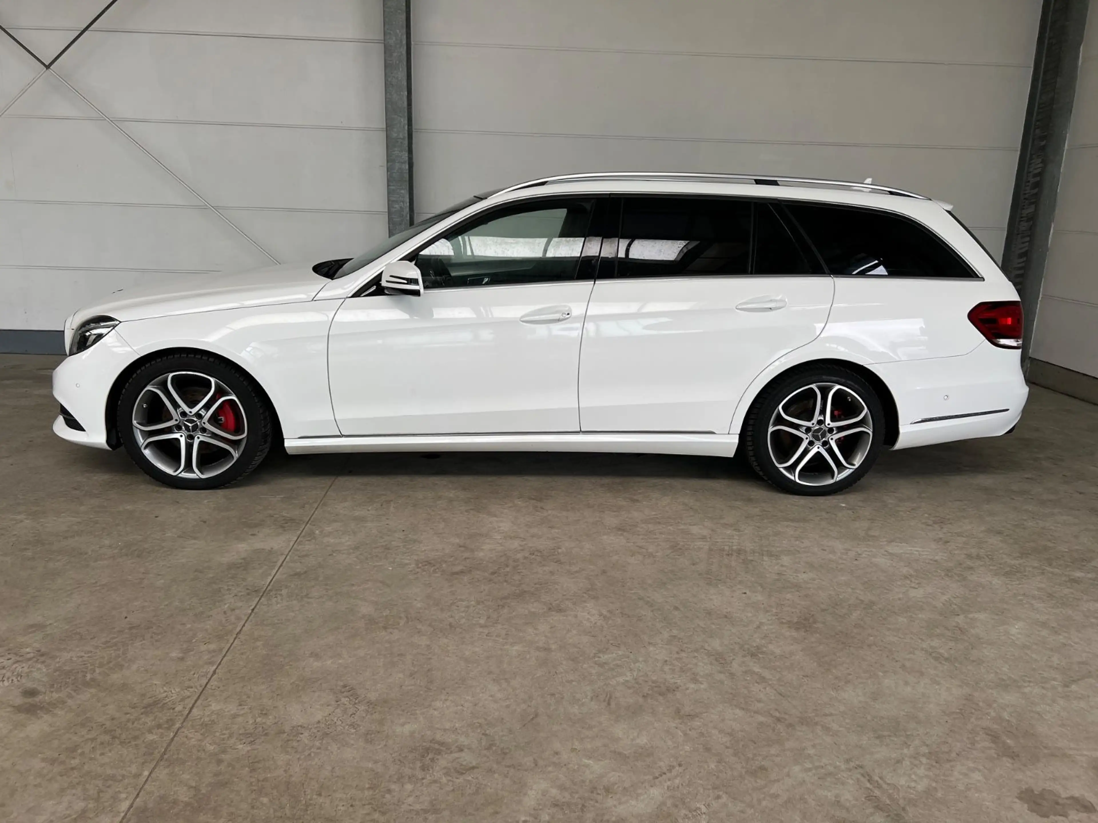 Mercedes-Benz E 250 E250T cdi Avantgarde+Leder+ParkAss+Navi+Pano+AHK — photo 11
