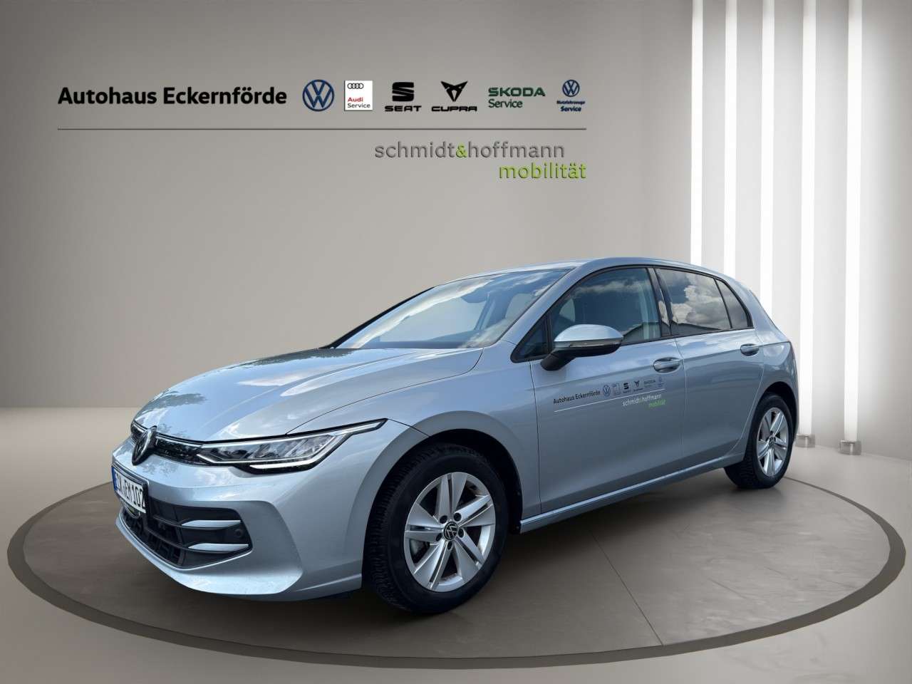 Volkswagen Golf 2025 — VIII 1.5 eTSI 85 kW DSG Life Klima Navi Klima