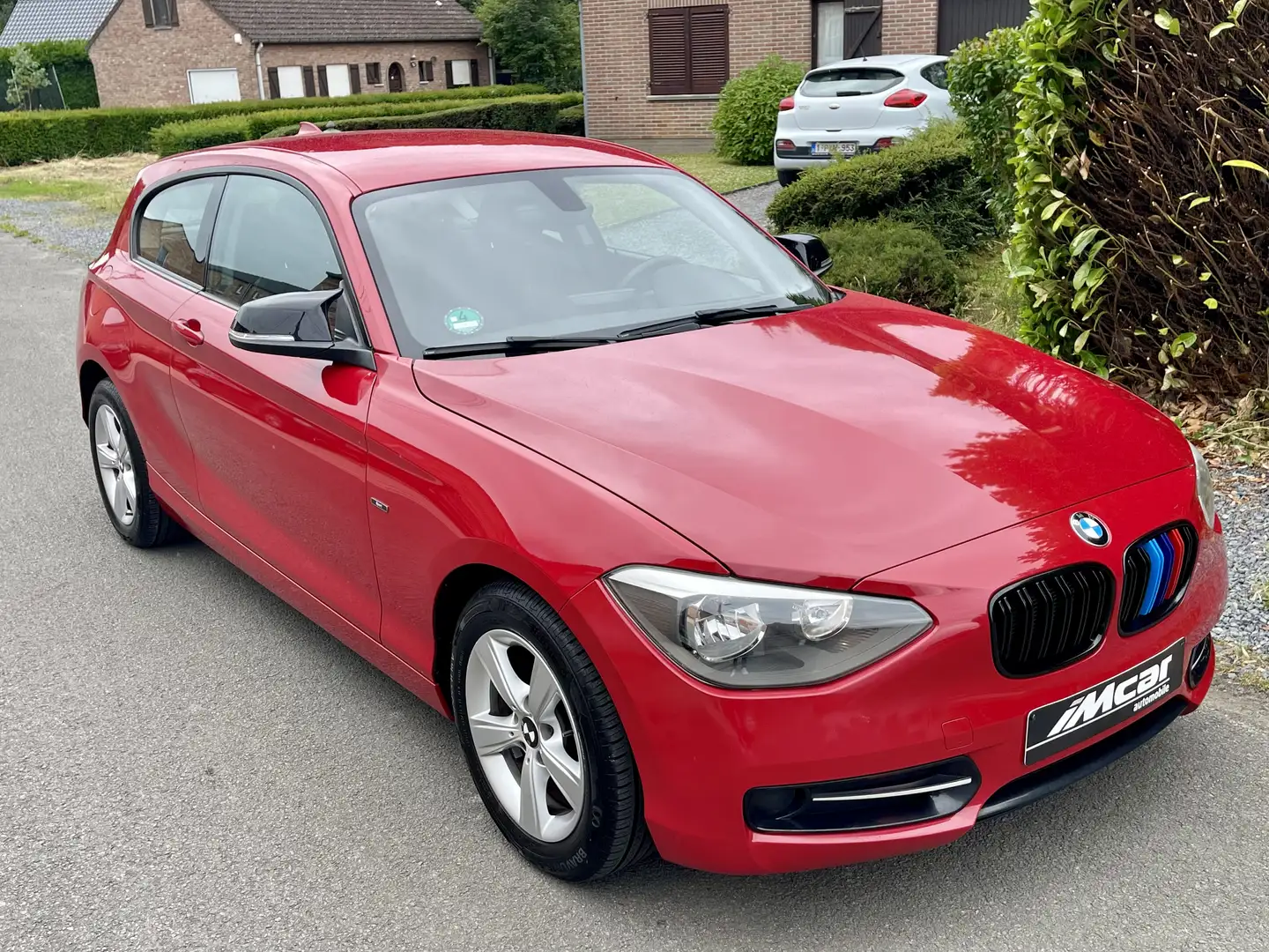 BMW 114 114i , clim , mod 2013 , garantie 12 mois - 1
