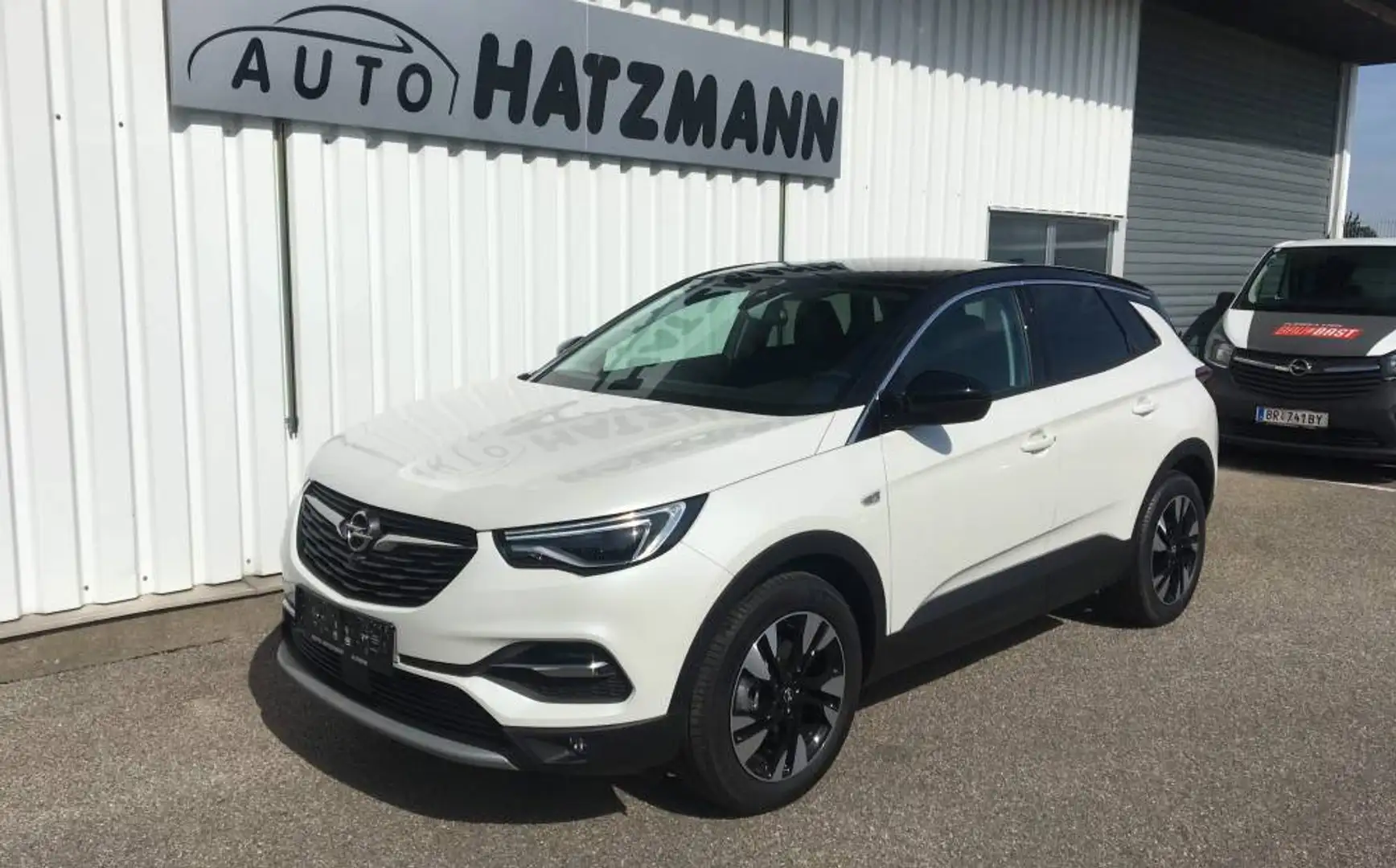 Opel Grandland X GRANDLAND X Ultimate 1,5 131PS 8G Automatik Weiß - 2