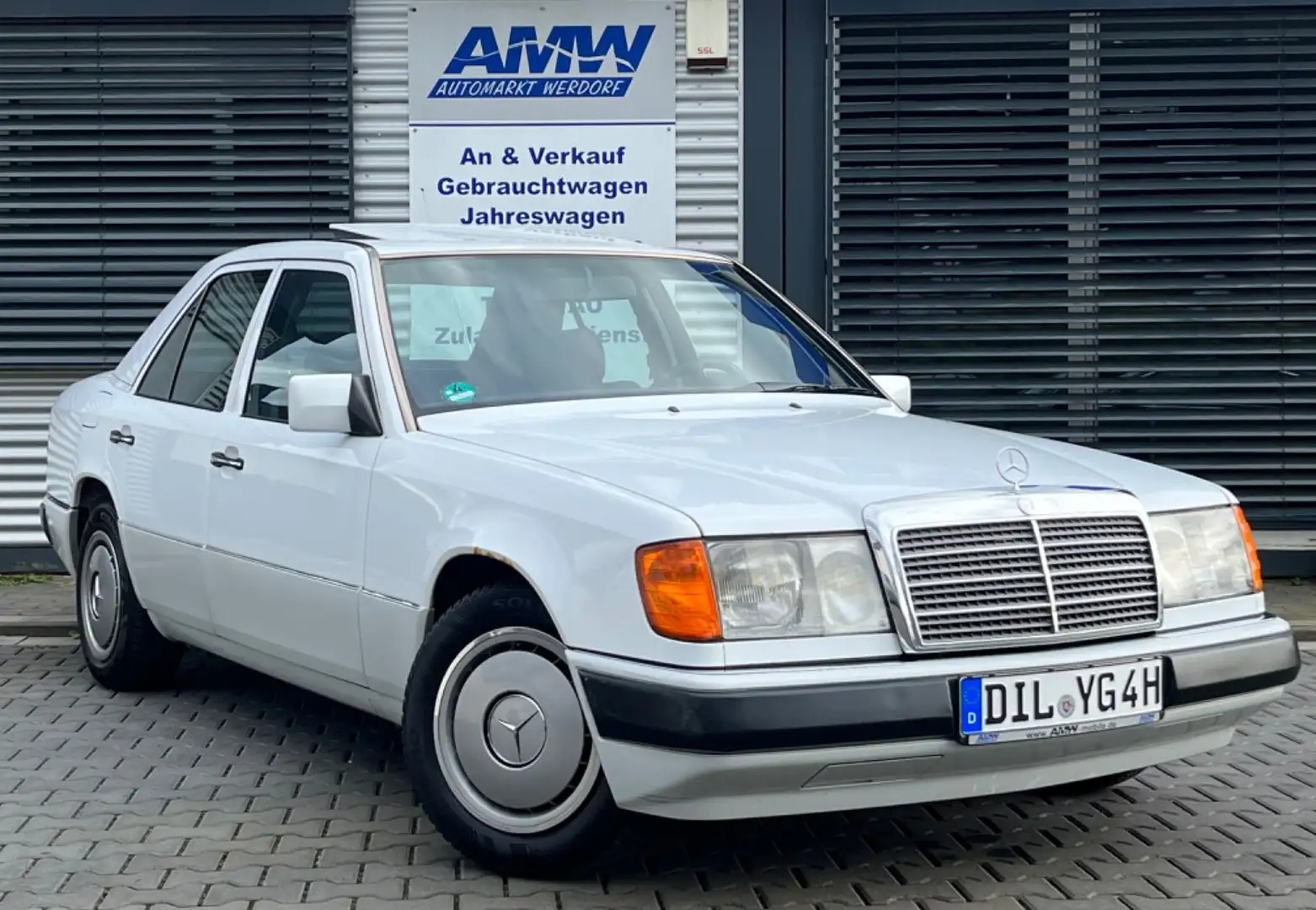 Mercedes-Benz E 200 Lim Schiebedach H-Zulassung Gelegenheit !! Blanc - 1