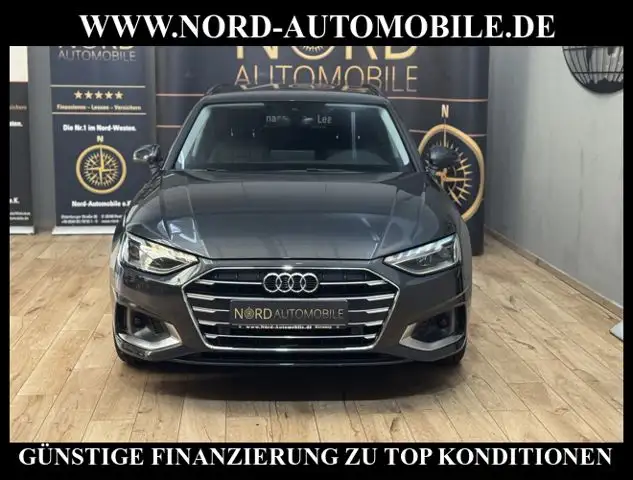Audi A4 view 4