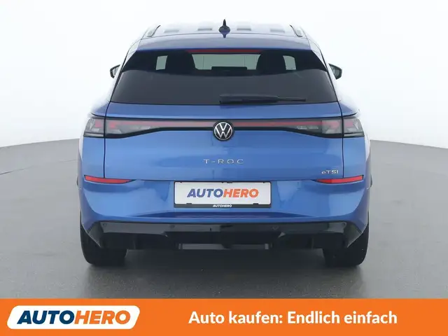 Volkswagen T-Roc view 5