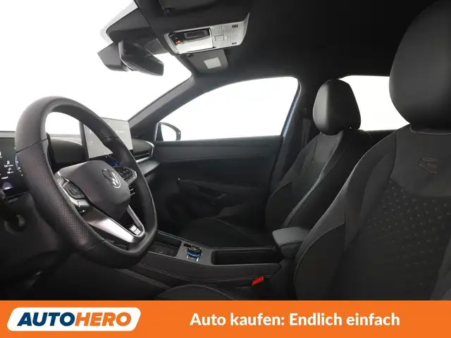 Volkswagen T-Roc view 10