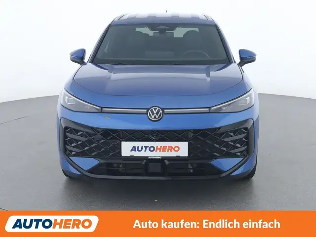 Volkswagen T-Roc view 9