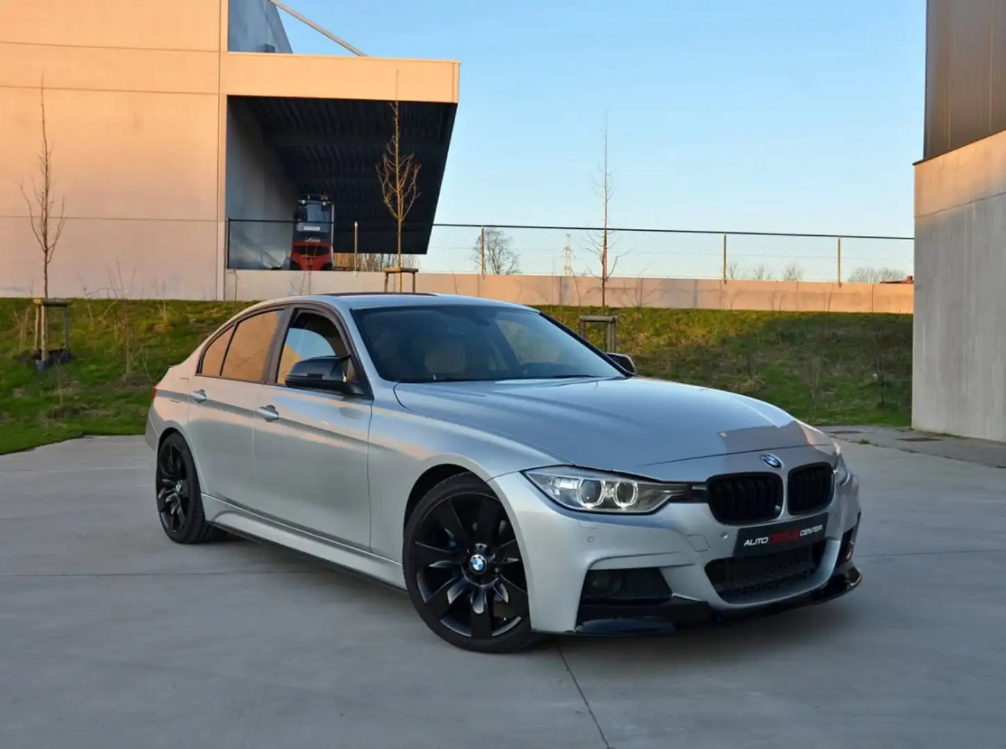 BMW 320 320d Efficient Dynamic Edition Sport-Aut. - 1