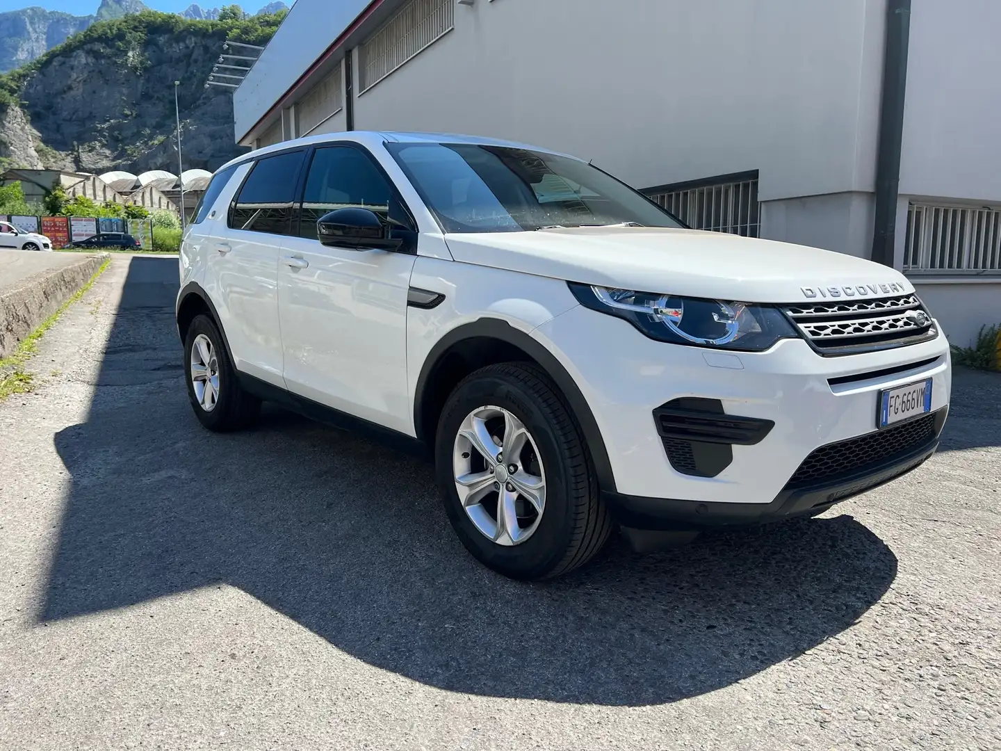 Land Rover Discovery Sport 2.0 TD4 180 CV S Blanc - 2
