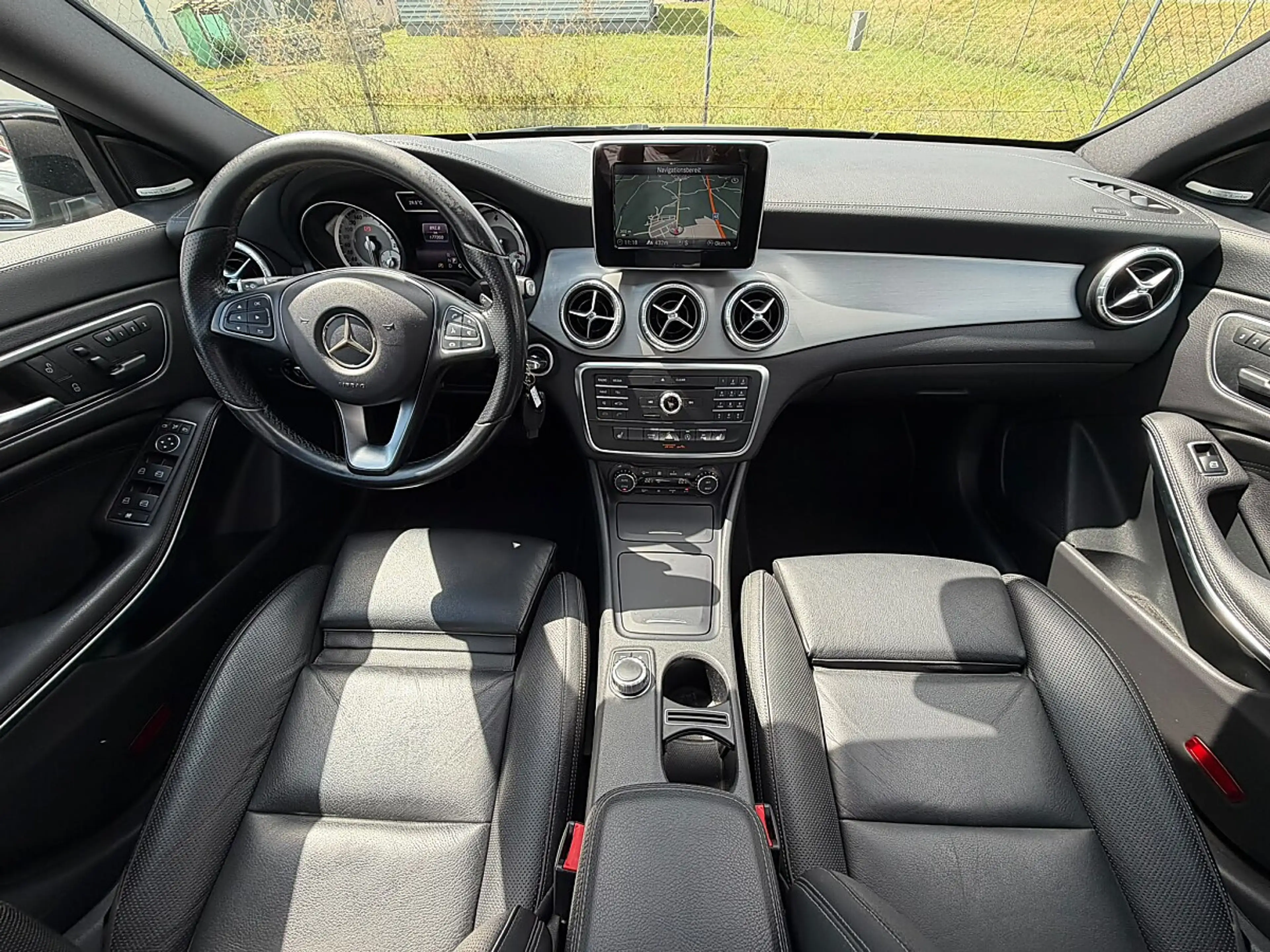 Mercedes-Benz CLA 220 d **Allrad** — photo 13
