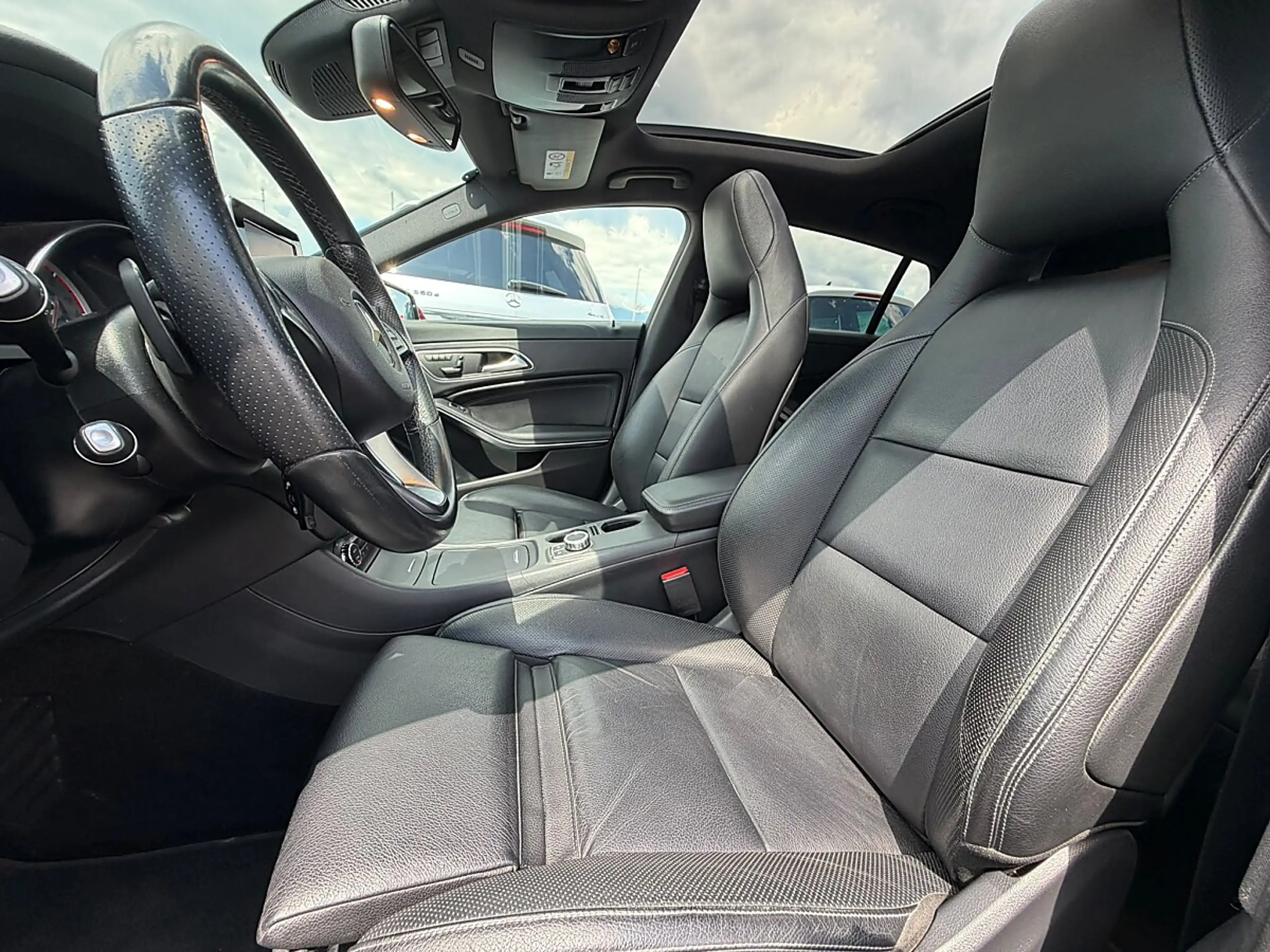Mercedes-Benz CLA 220 d **Allrad** — photo 10