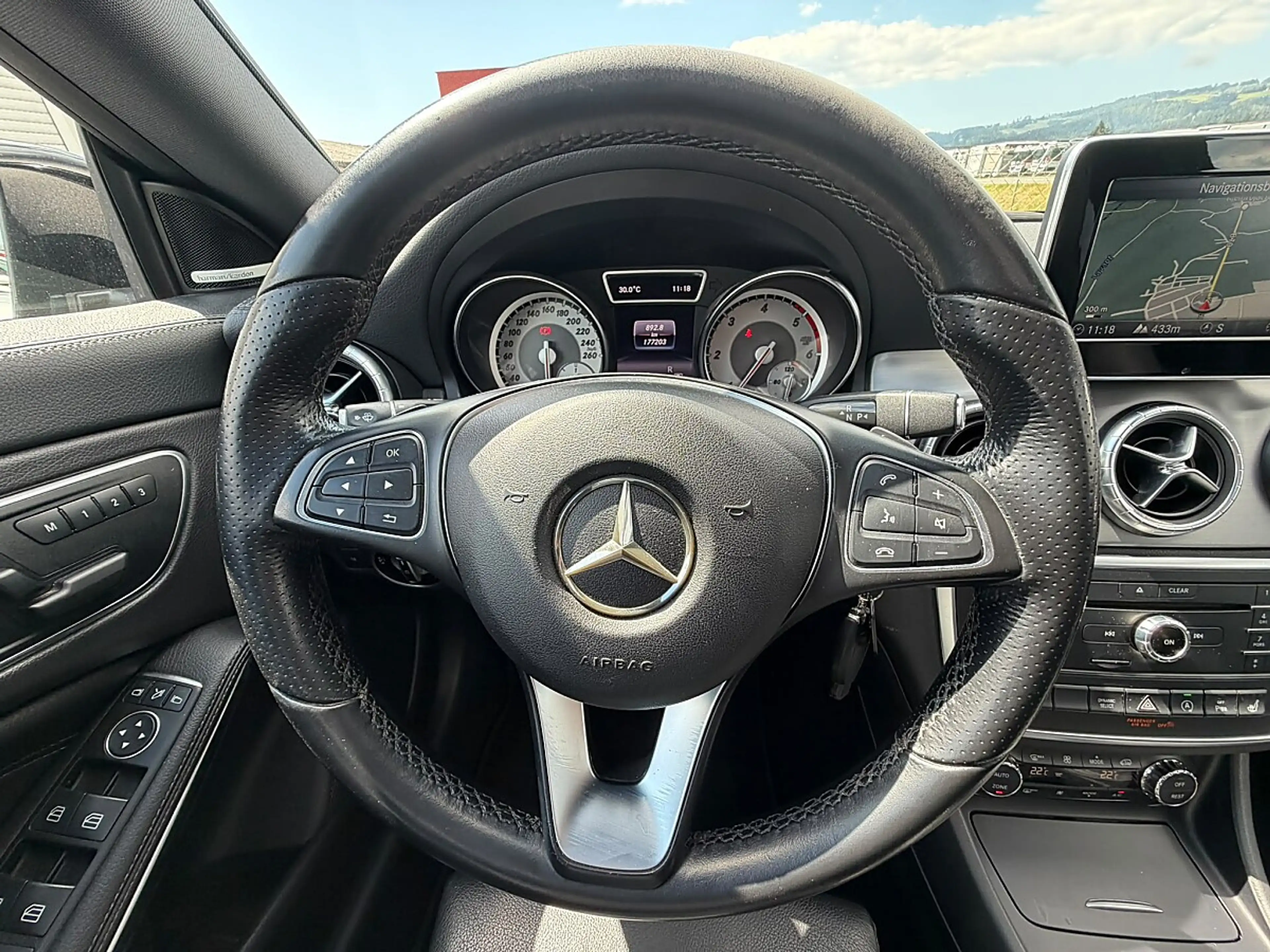 Mercedes-Benz CLA 220 d **Allrad** — photo 14