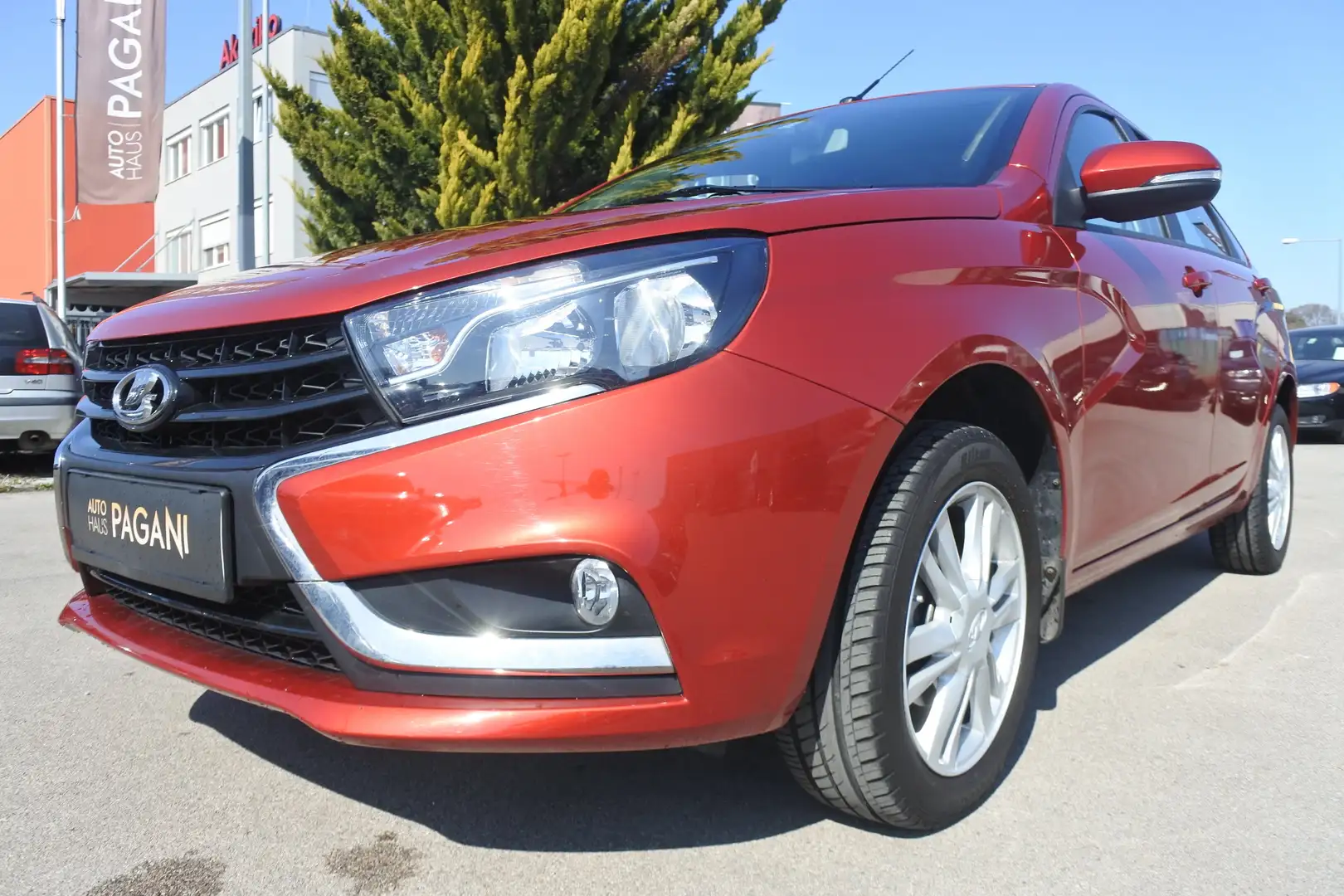 Lada Vesta Lada Vesta 1,6 Luxus Aut./NAVI/KAMERA/ Rot - 1