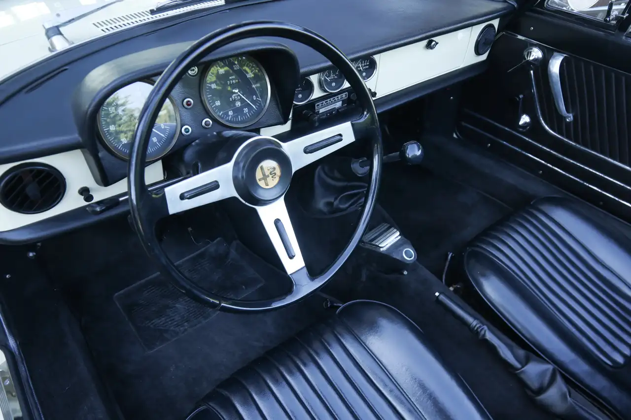 Alfa Romeo Spider Duetto 1600 Restored condition - A restoration fro, foto 3