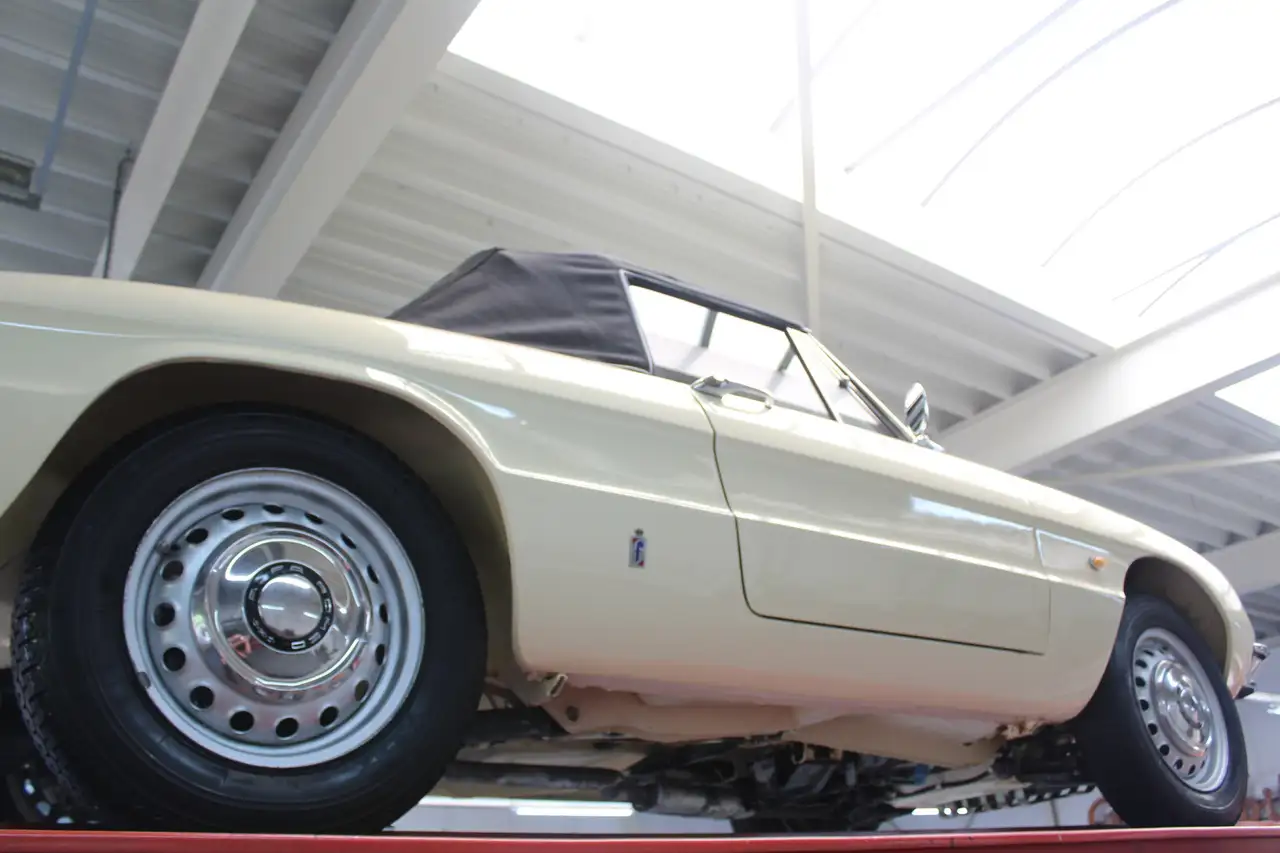 Alfa Romeo Spider Duetto 1600 Restored condition - A restoration fro, foto 10