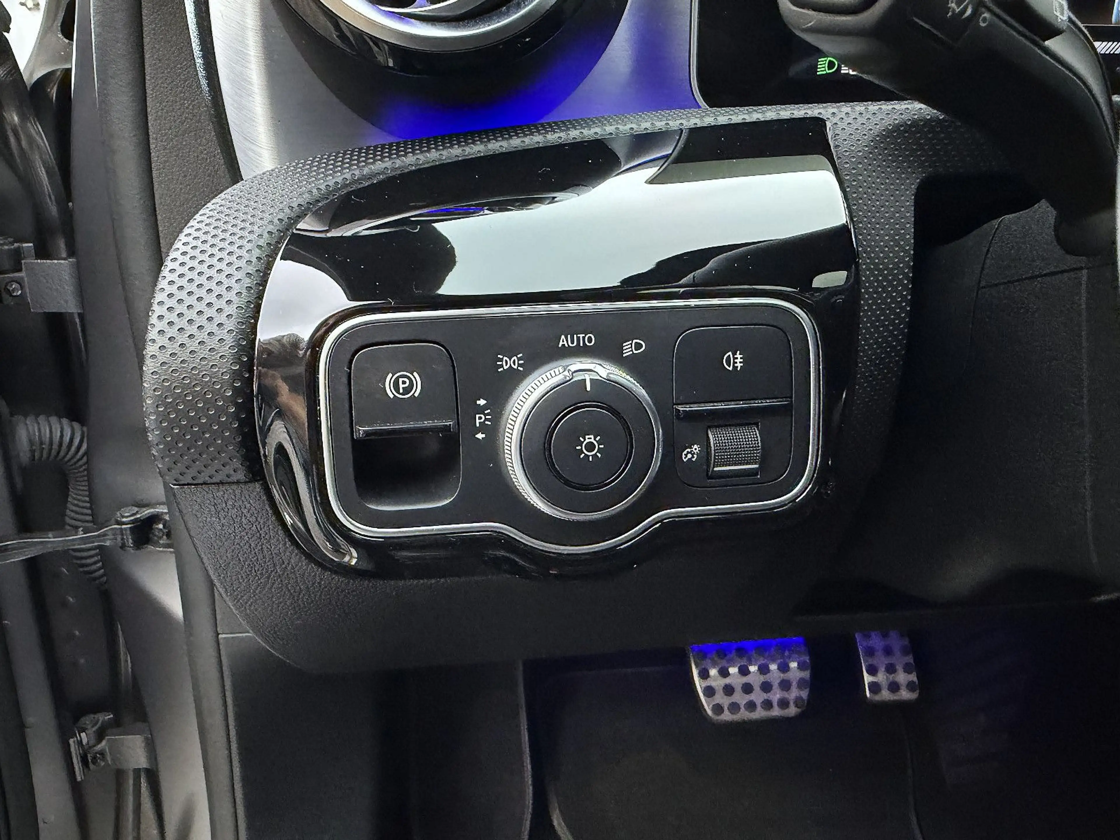 Mercedes-Benz A 45 AMG 4Matic*Panorama*RFK*SHZ*Mattlack* — photo 11