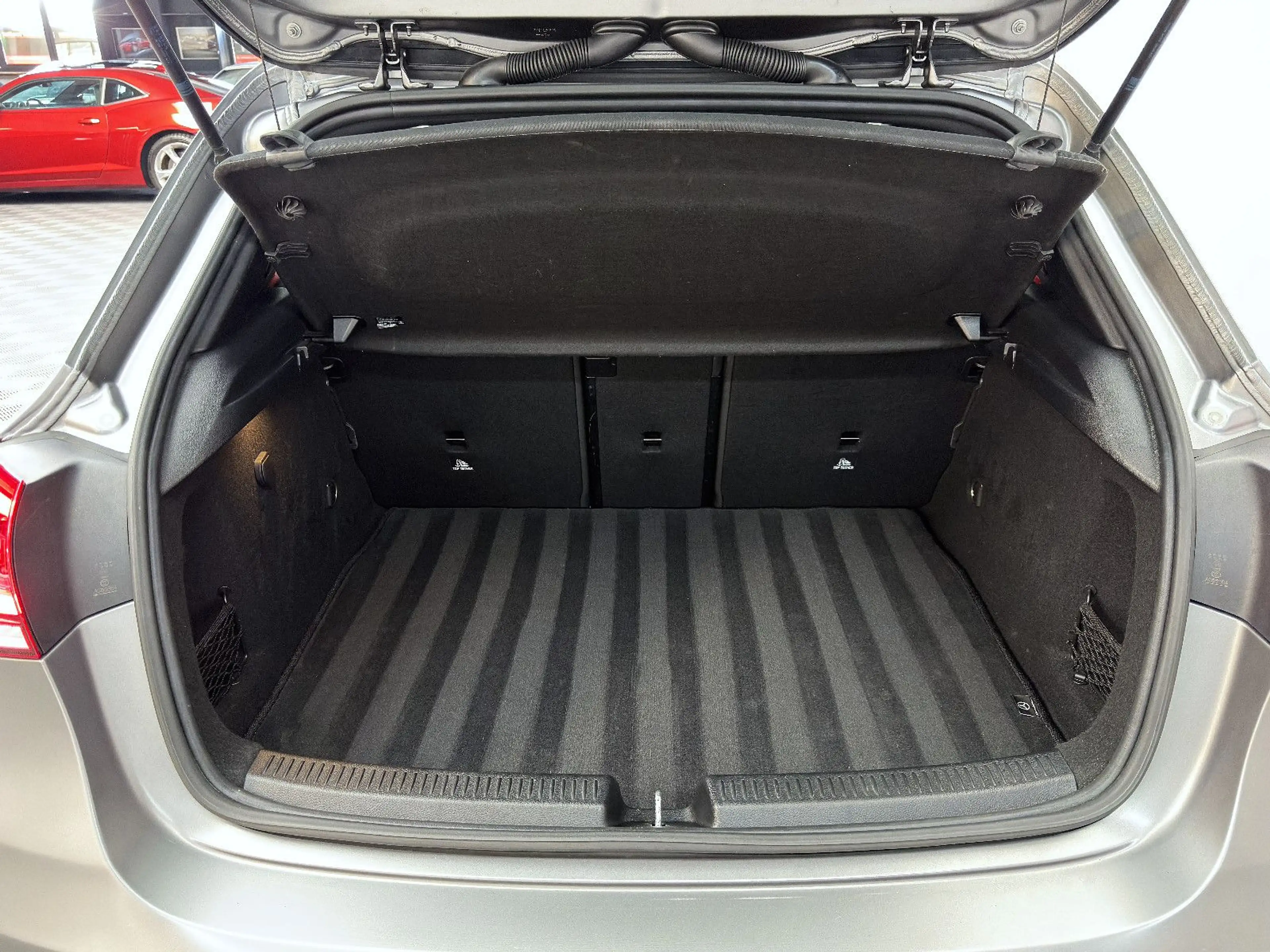 Mercedes-Benz A 45 AMG 4Matic*Panorama*RFK*SHZ*Mattlack* — photo 6