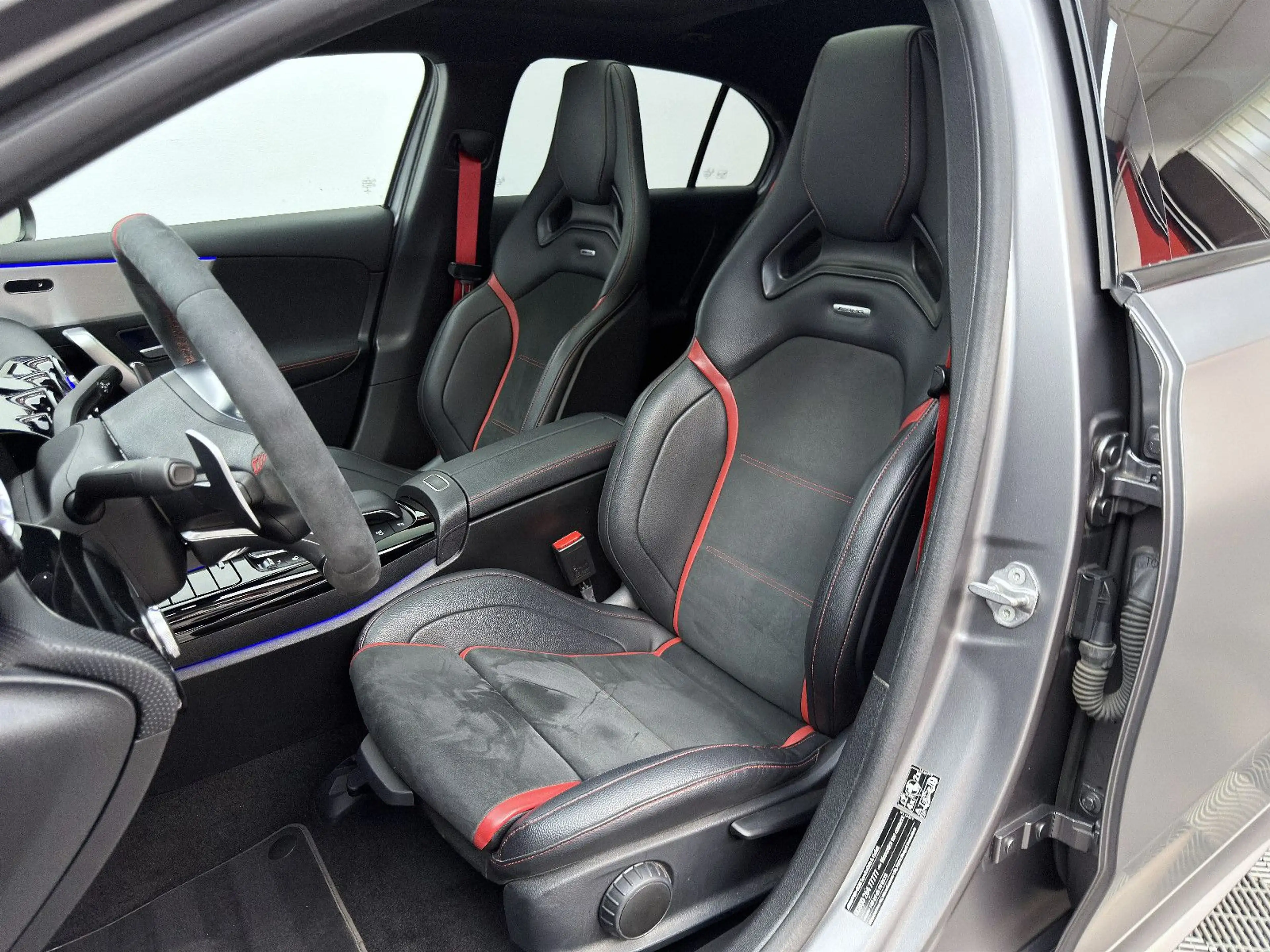 Mercedes-Benz A 45 AMG 4Matic*Panorama*RFK*SHZ*Mattlack* — photo 12