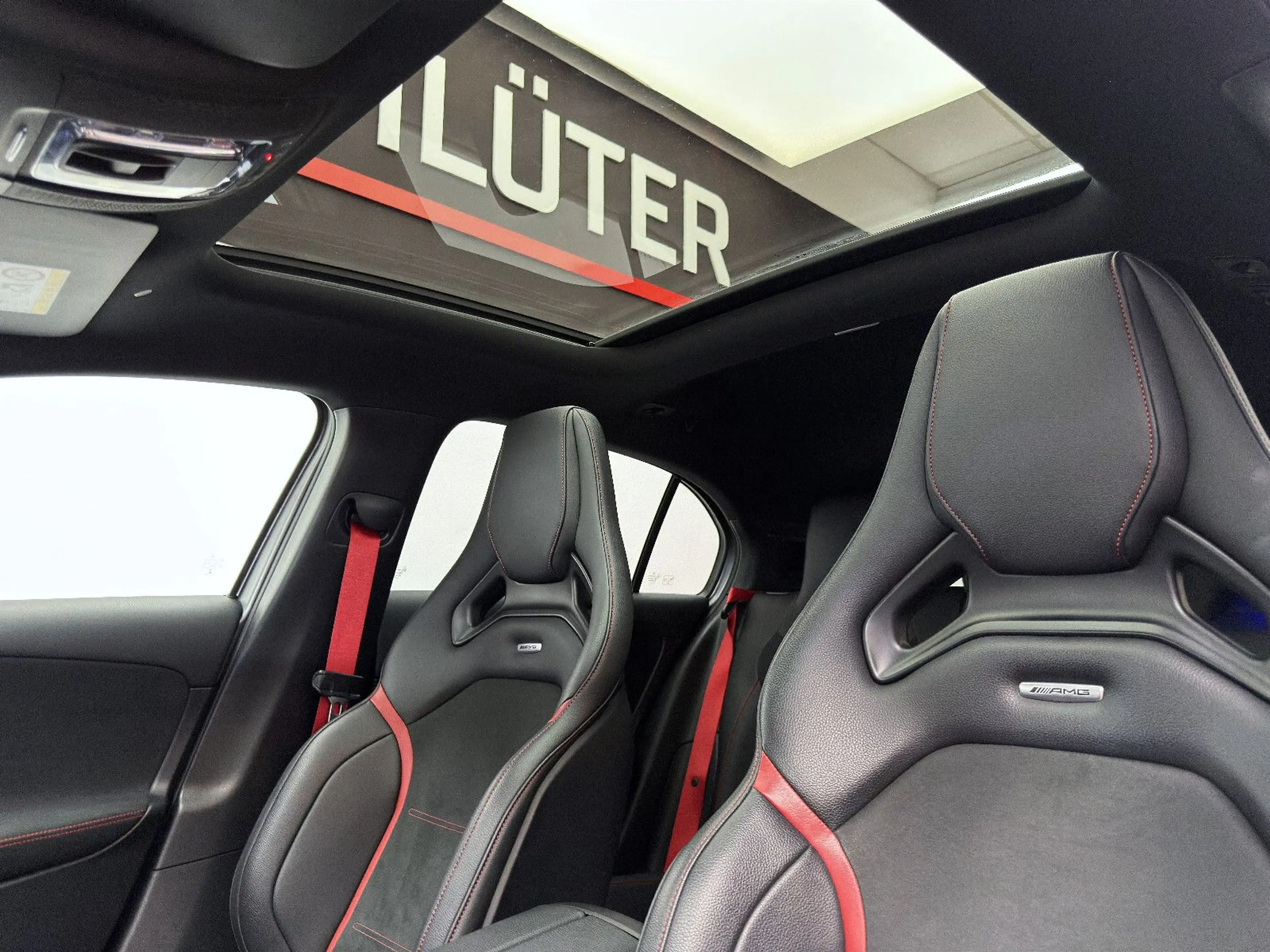 Mercedes-Benz A 45 AMG 4Matic*Panorama*RFK*SHZ*Mattlack* — photo 13