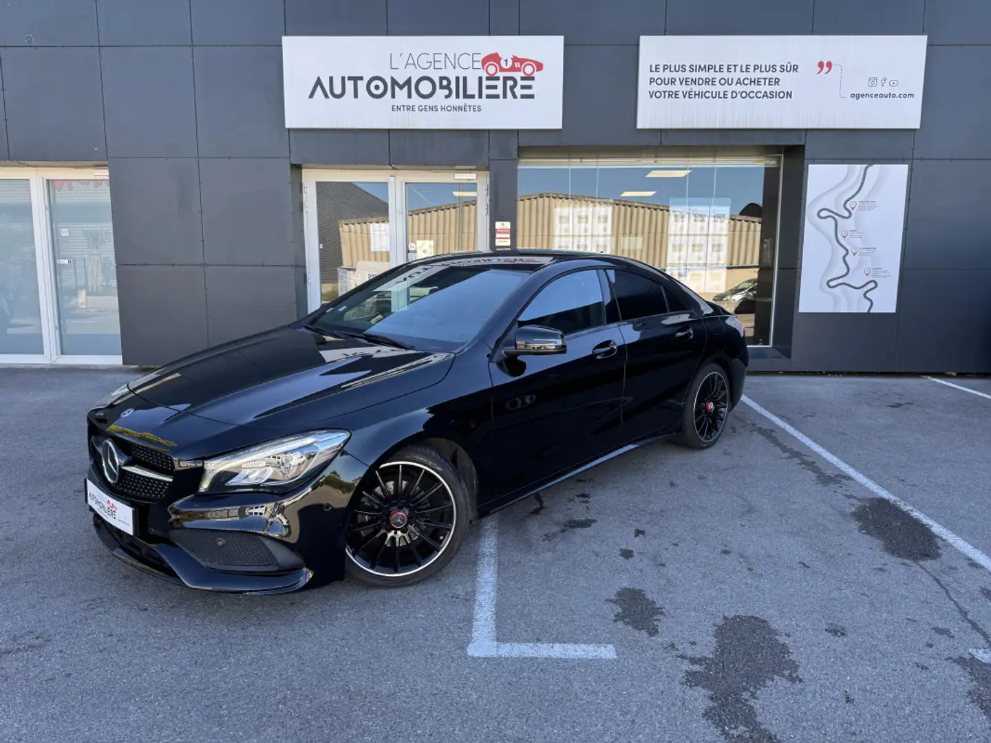 Mercedes-Benz CLA 200 200d 7G-CDT AMG LINE Fascination Schwarz - 1