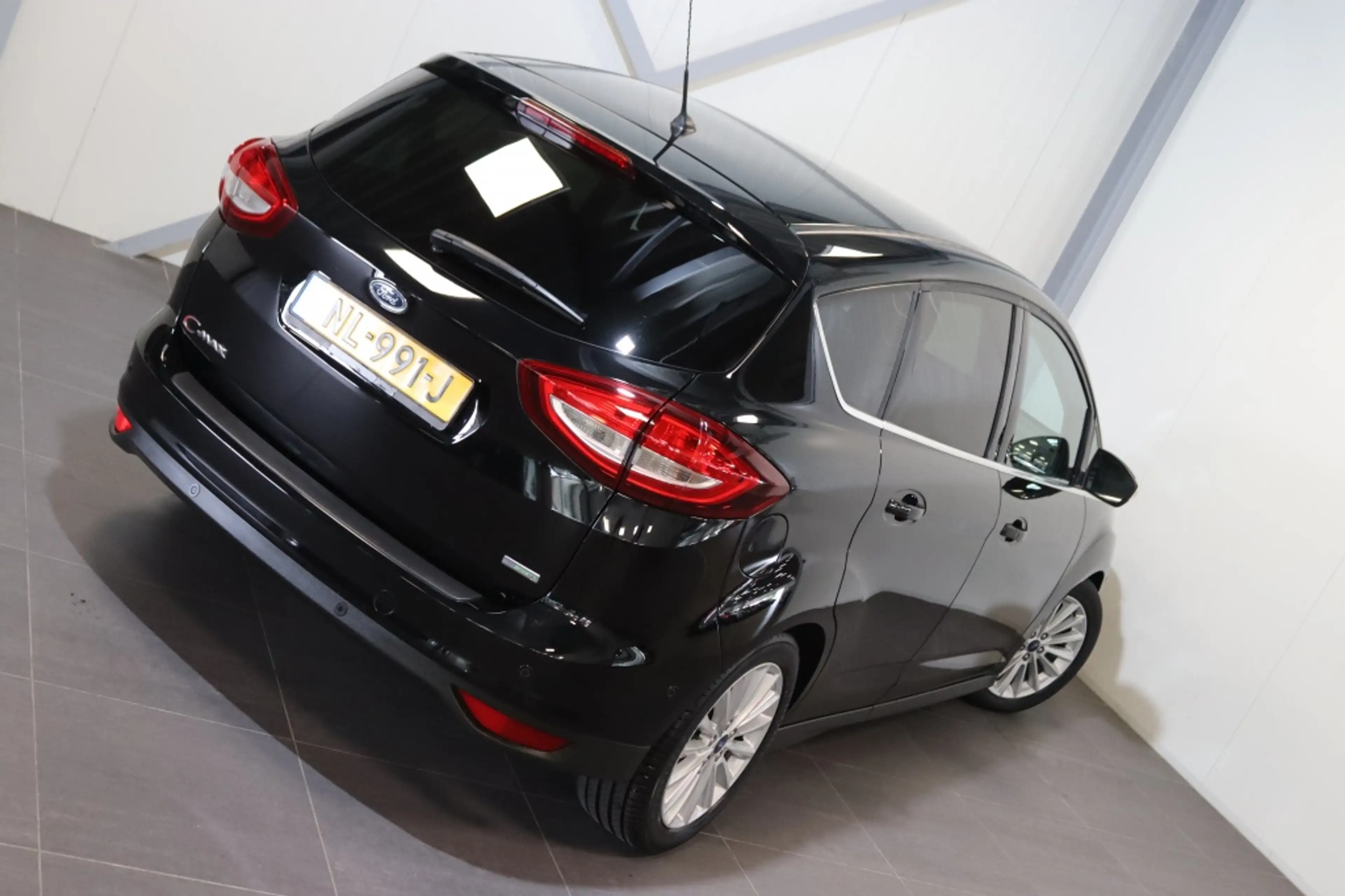 Ford C-Max 1.0 Titanium — photo 7