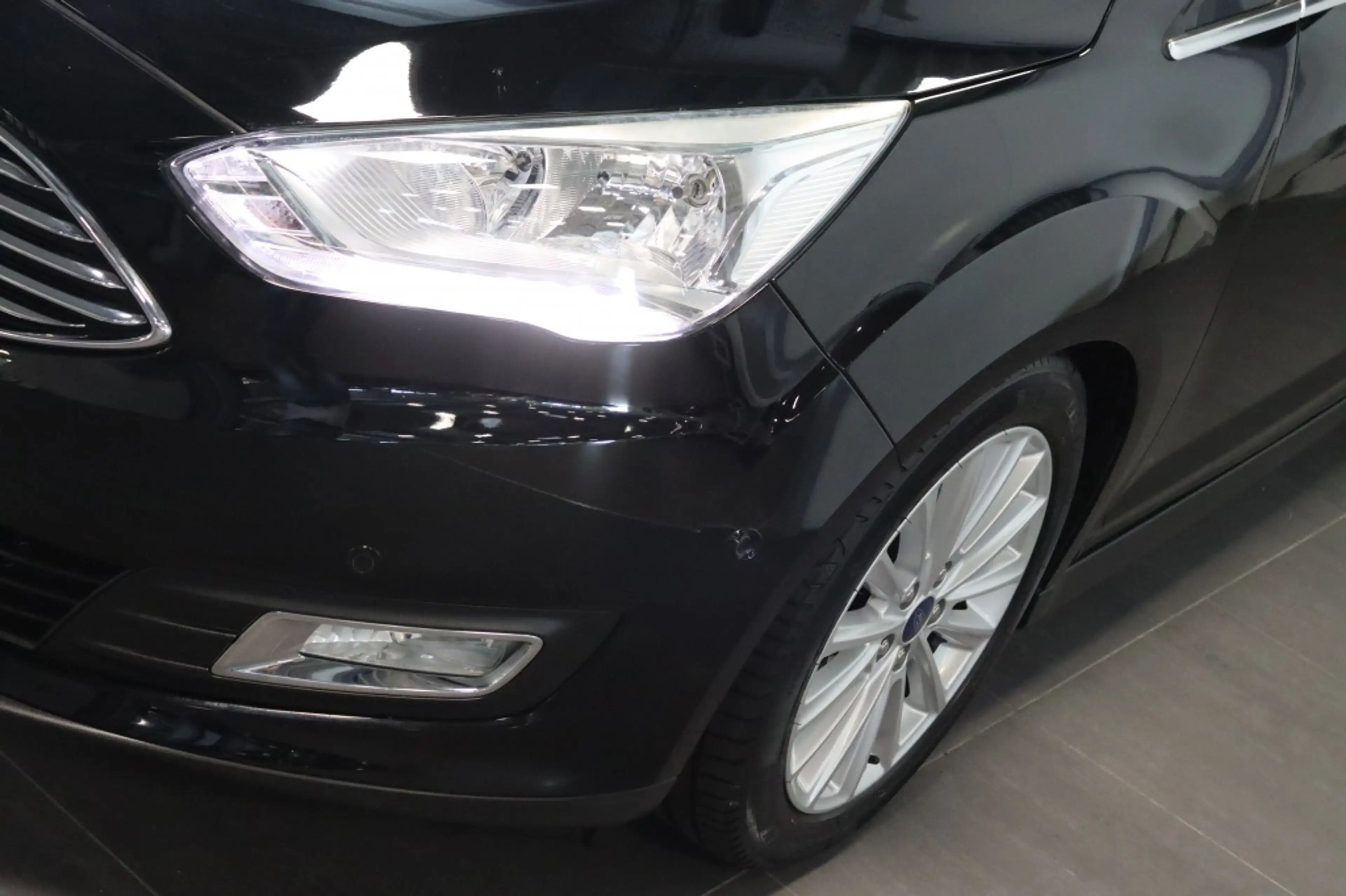 Ford C-Max 1.0 Titanium — photo 11