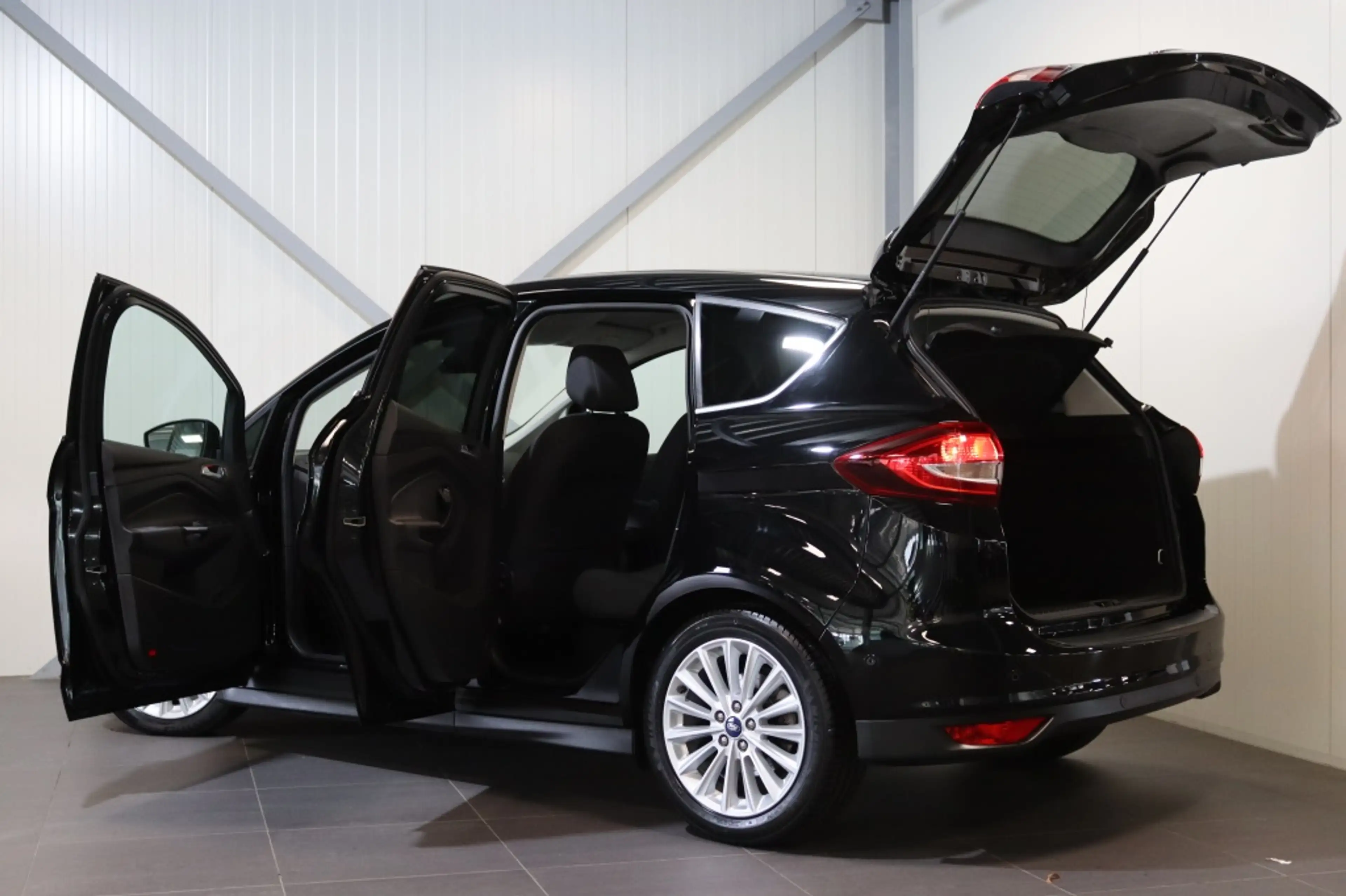 Ford C-Max 1.0 Titanium — photo 5
