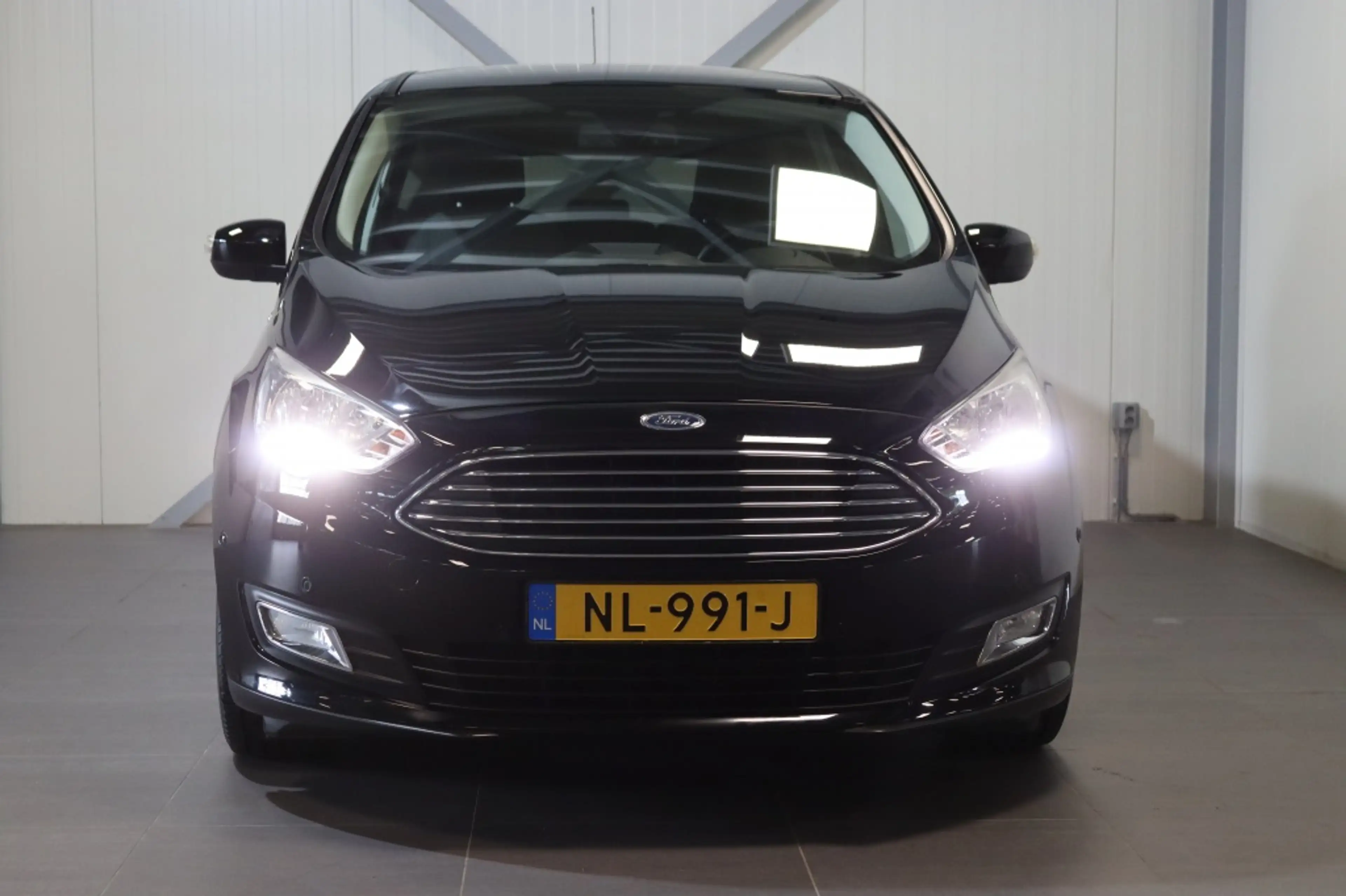 Ford C-Max 1.0 Titanium — photo 10