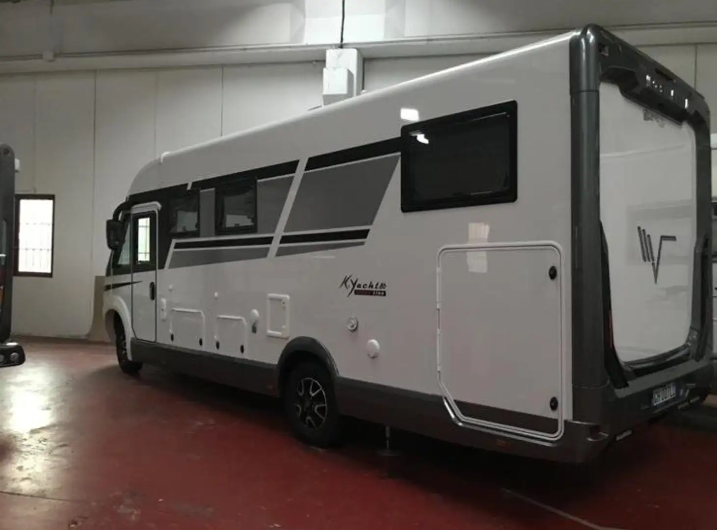 Caravans-Wohnm Mobilvetta K-yacht 86 White - 1