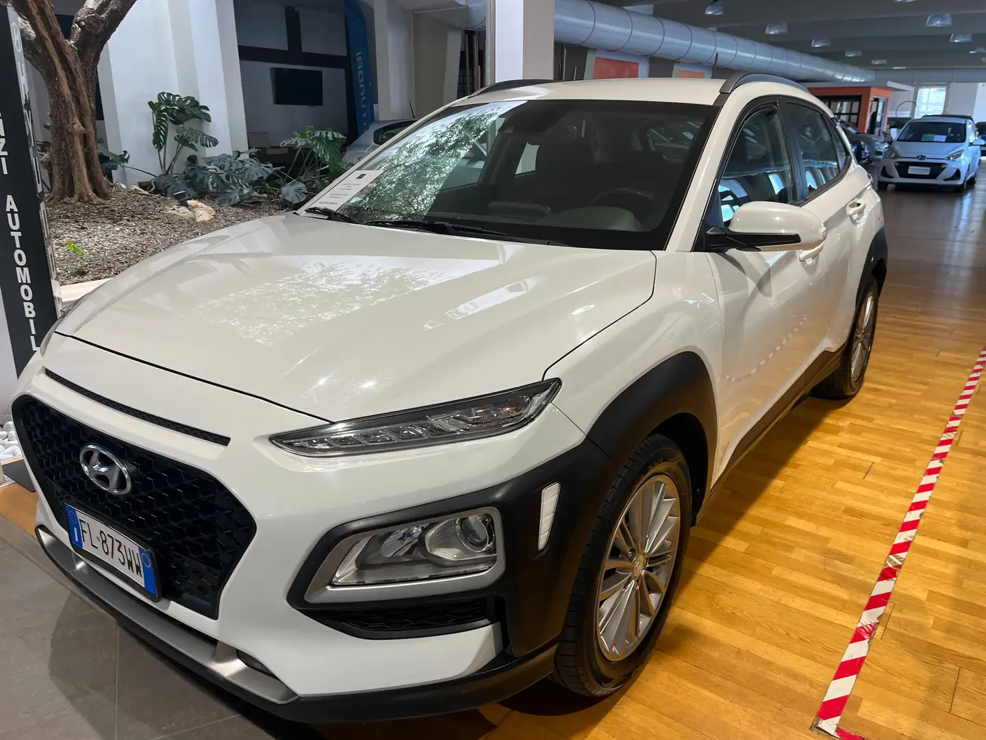 Hyundai KONA Kona 1.0 t-gdi Comfort 2wd 120cv Bianco - 1