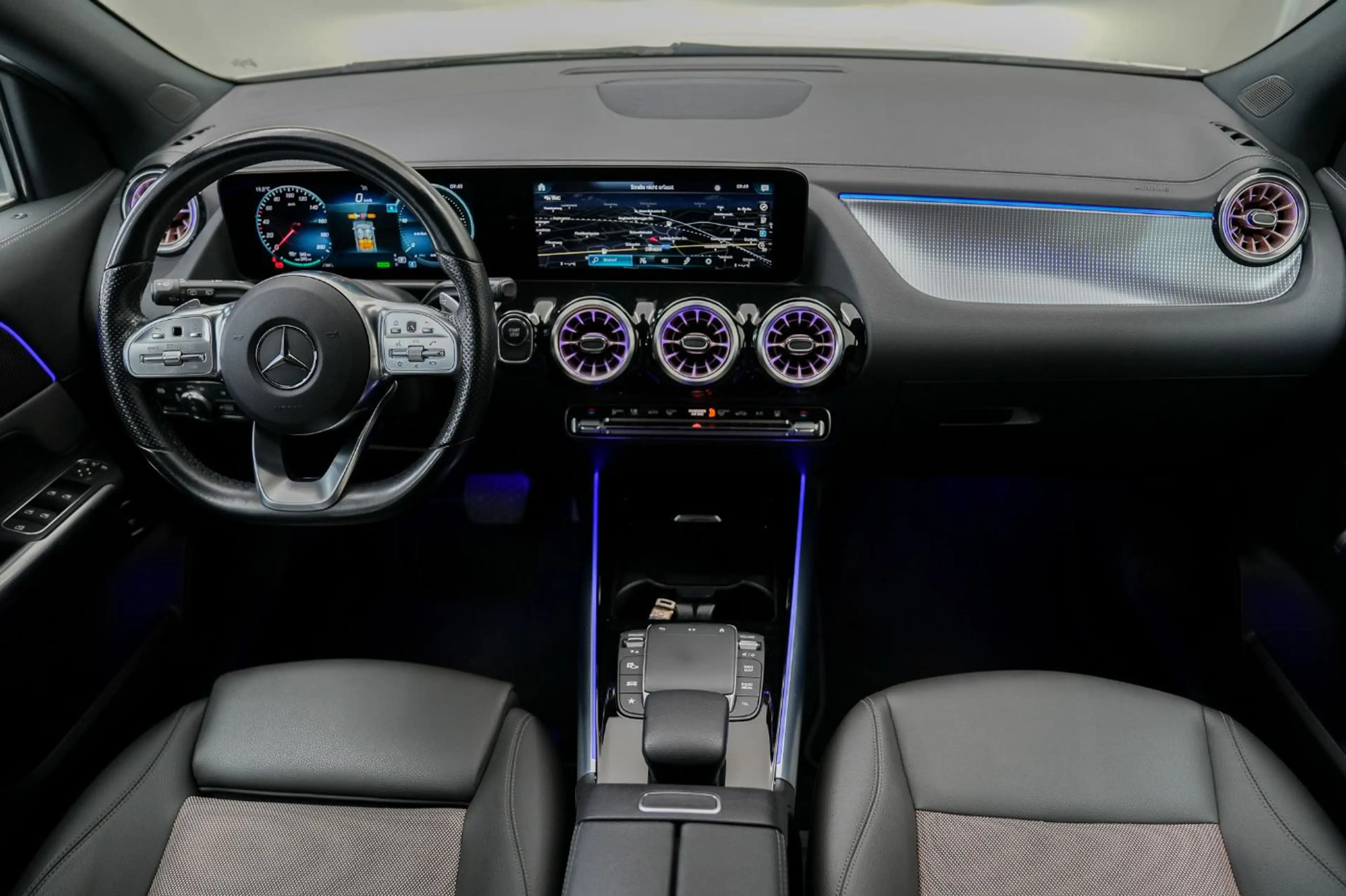 Mercedes-Benz EQA 250 KAM ParkAss. SpurH Navi KlimaA FLA LED — photo 8