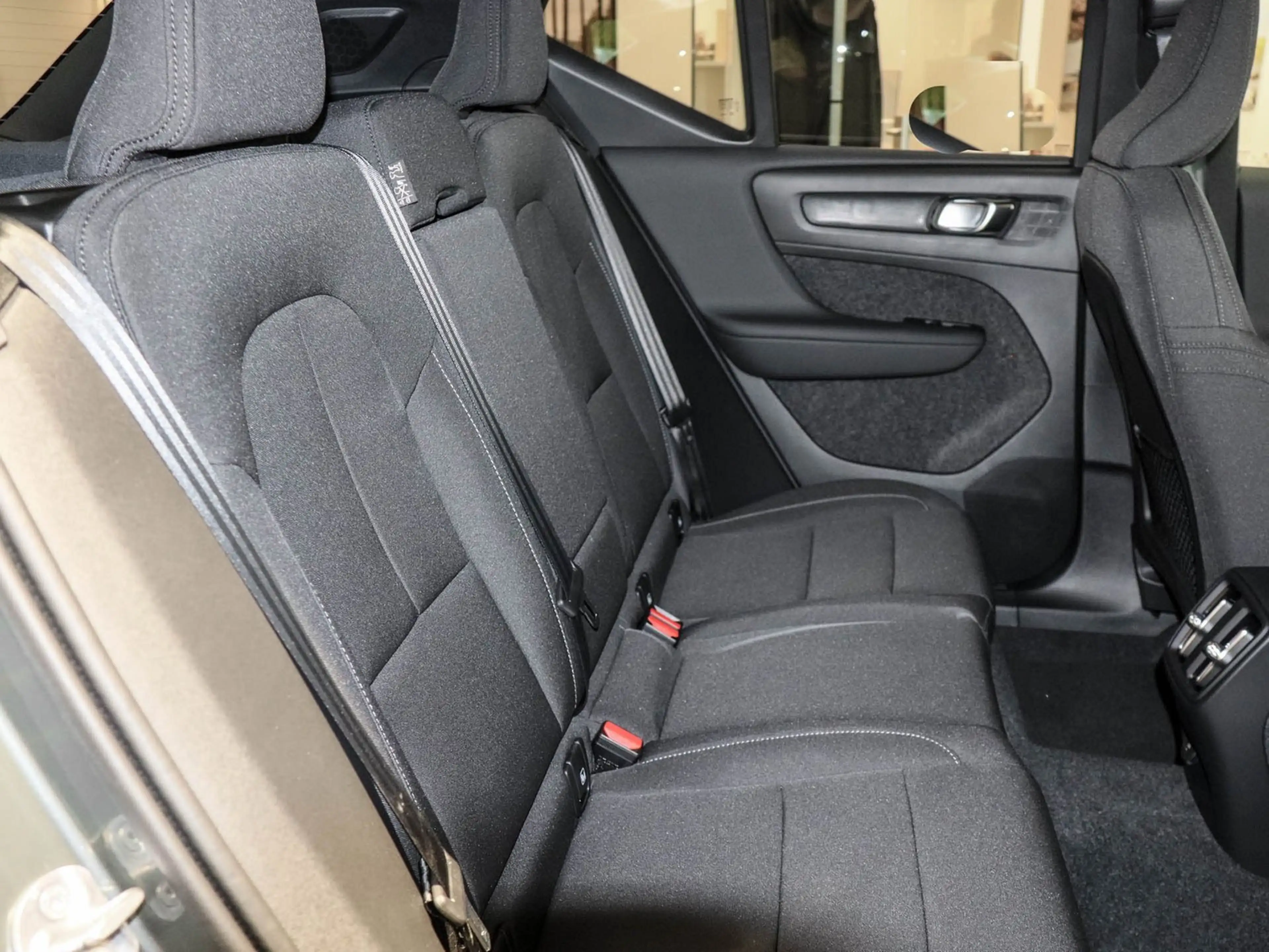 Volvo EX40 Plus Extended Range Winterpaket 360 Kamera — photo 4