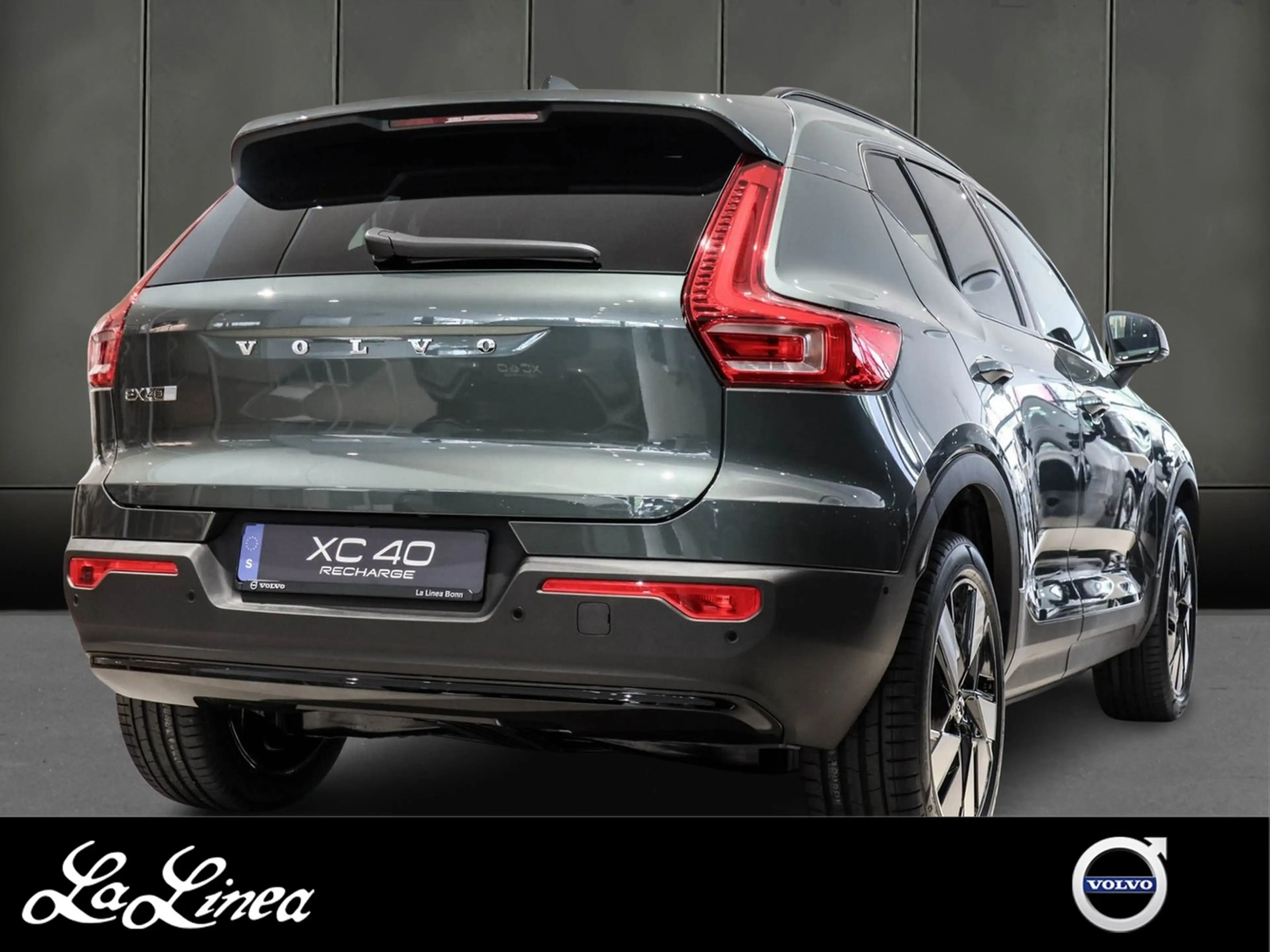 Volvo EX40 Plus Extended Range Winterpaket 360 Kamera — photo 2