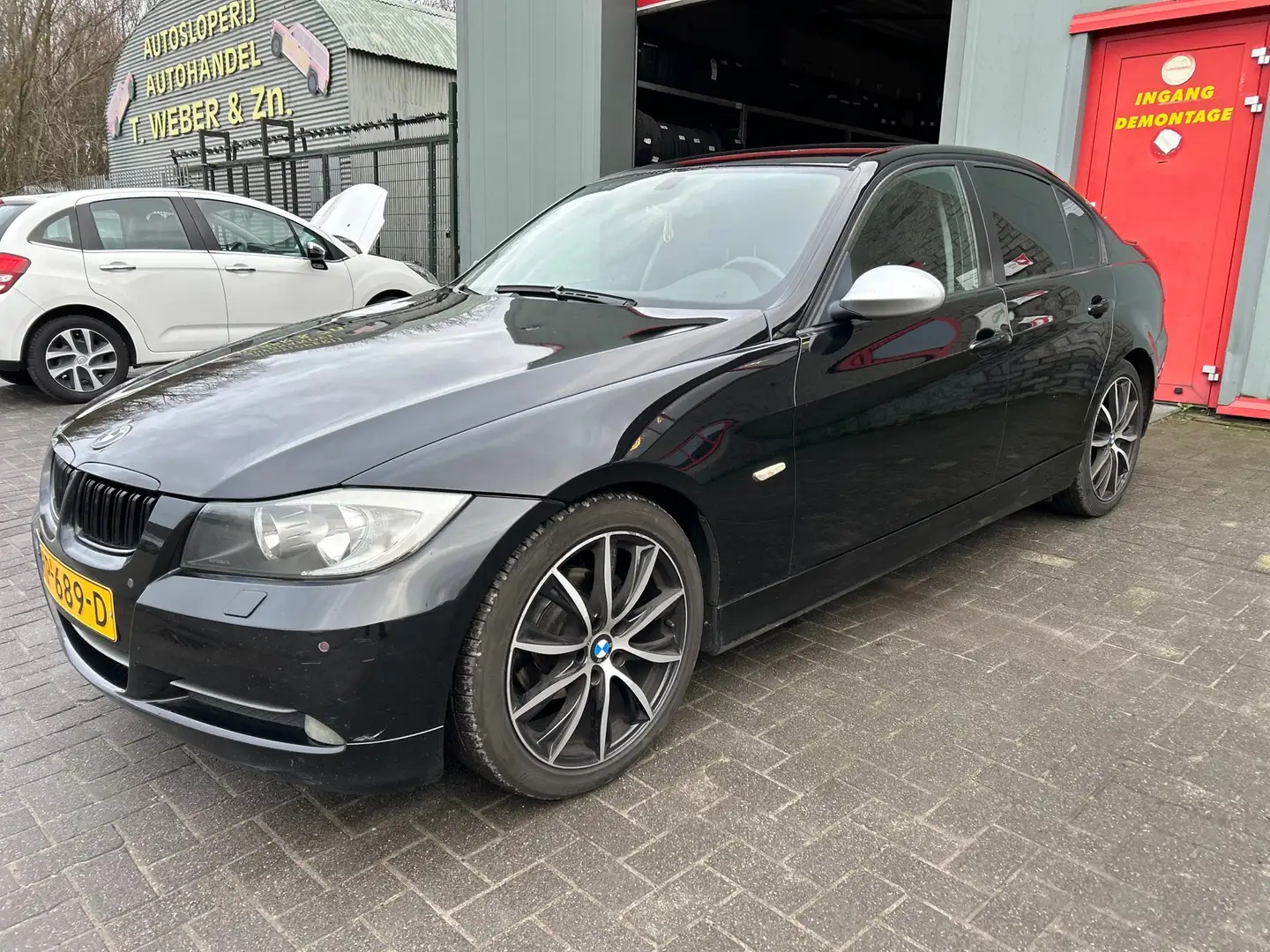 BMW 320 3-serie 320i Executive Noir - 1