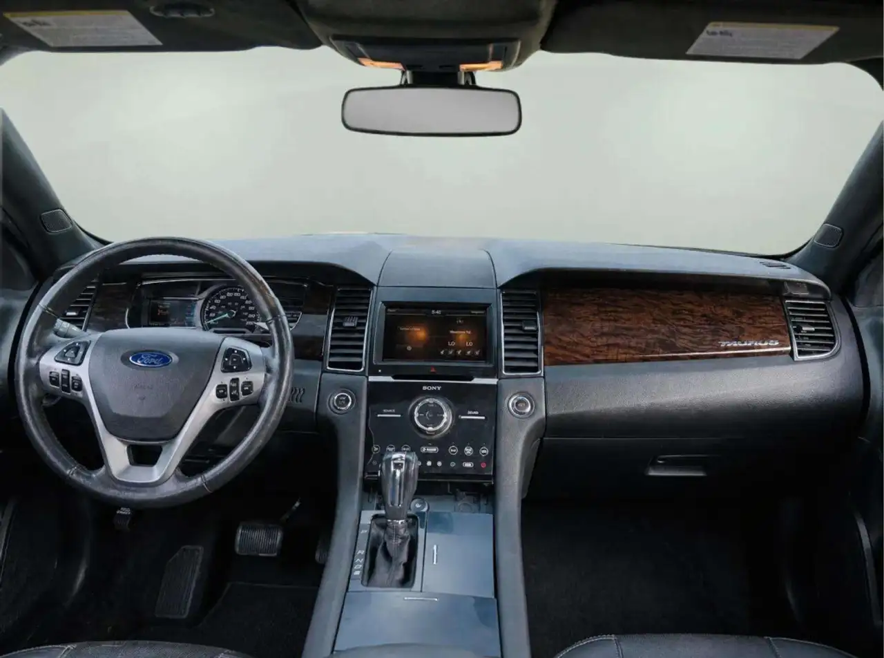 Ford Taurus photo Ford Taurus