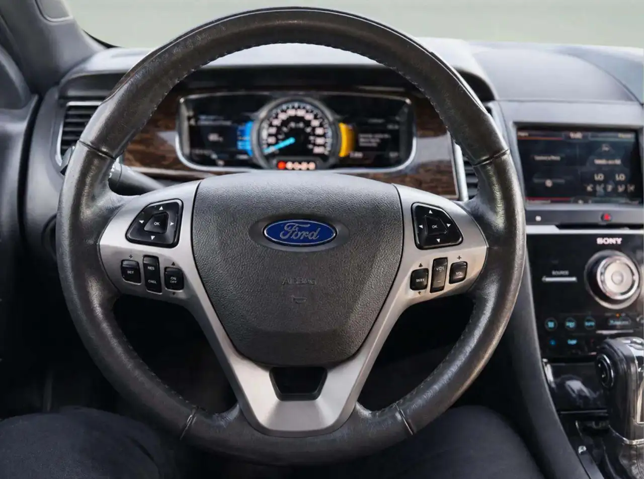 Ford Taurus photo Ford Taurus