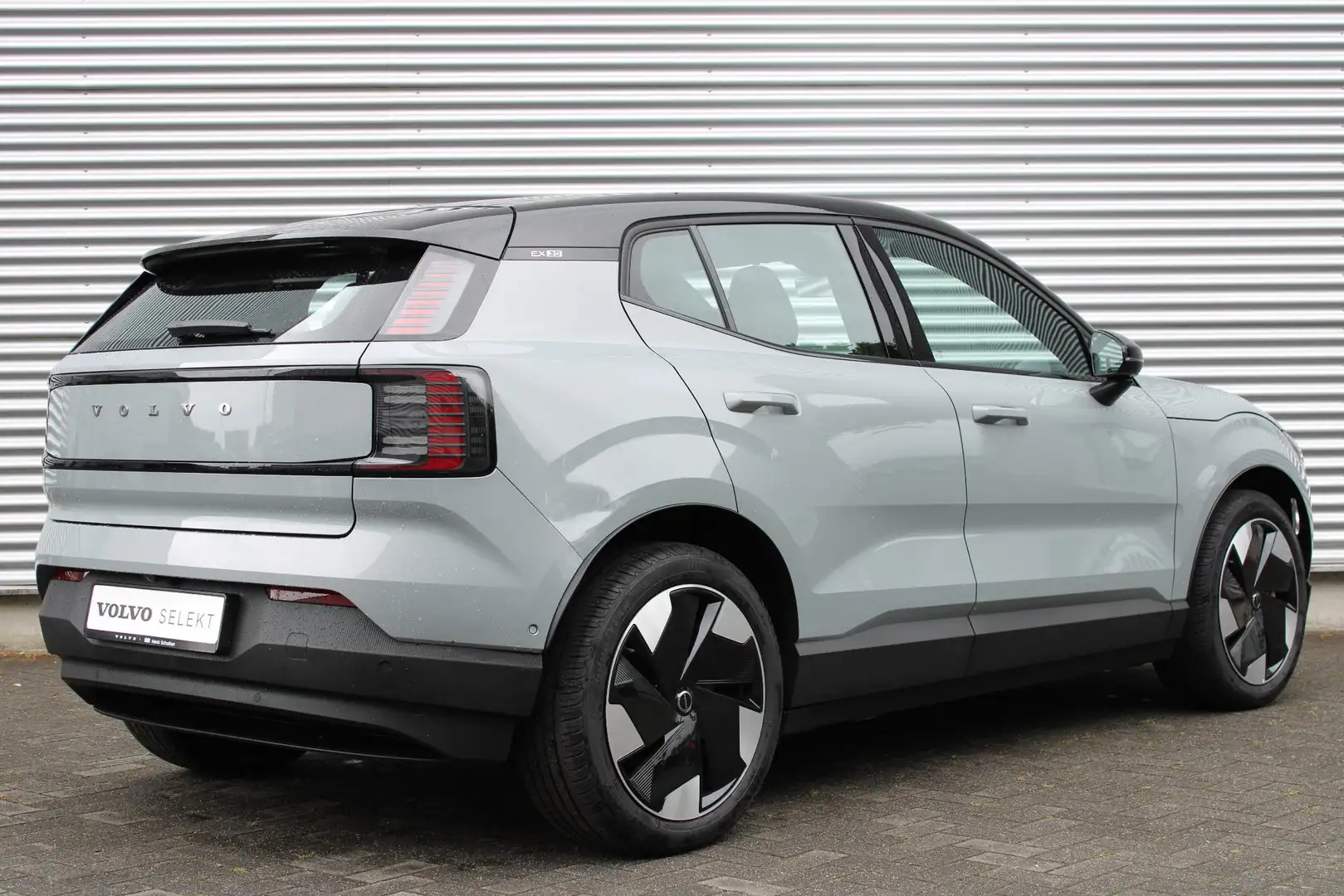 Volvo EX30 Twin Motor Performance Ultra | Verwarmbare Voorsto Gris - 2
