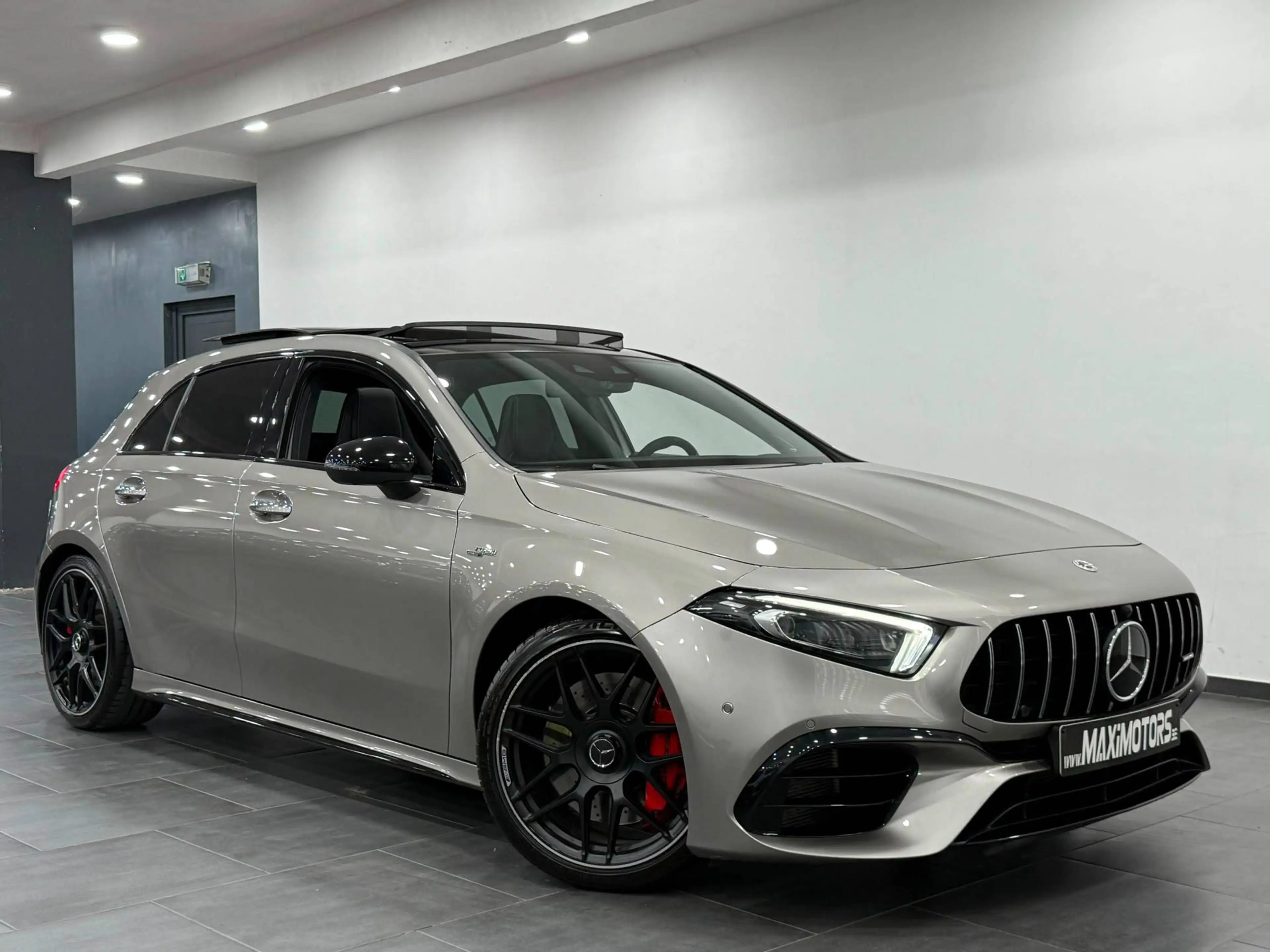 Mercedes-Benz A 45 AMG S 4-Matic Performance Seats Pano Full Option Carpass Belgian Car — photo 4