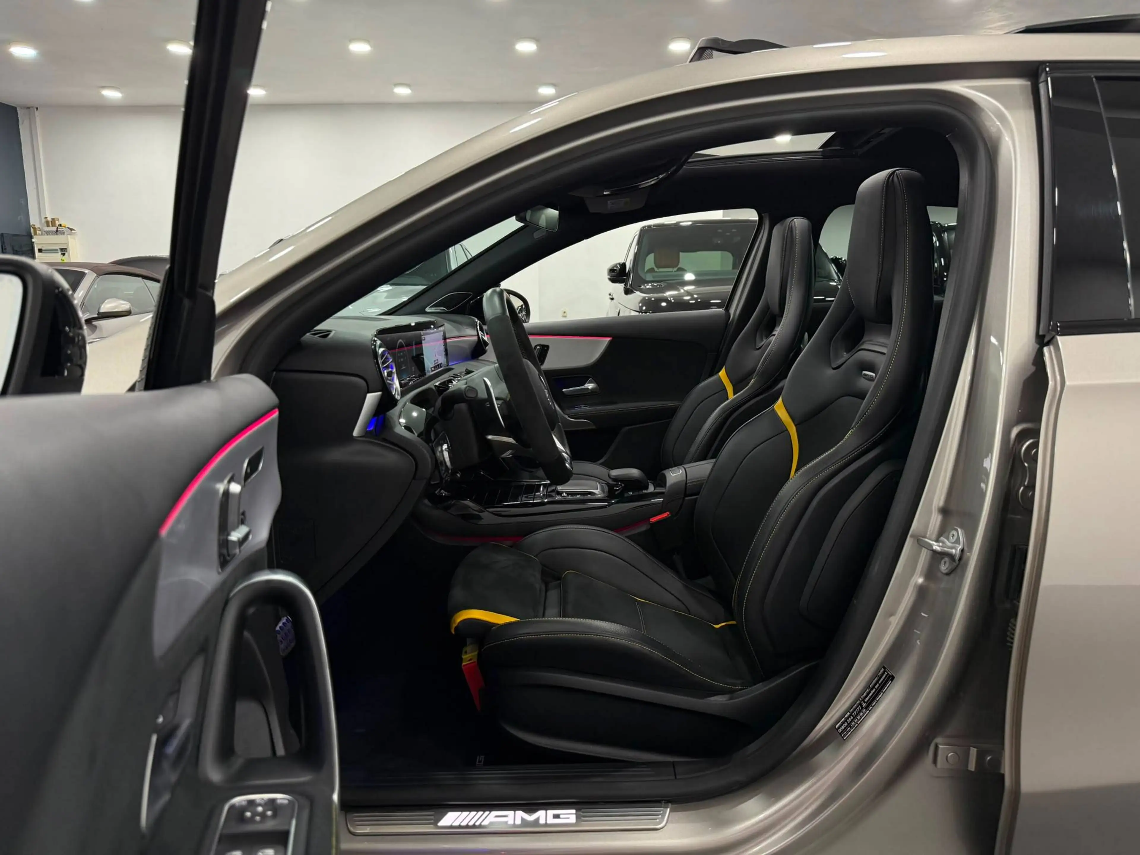 Mercedes-Benz A 45 AMG S 4-Matic Performance Seats Pano Full Option Carpass Belgian Car — photo 13