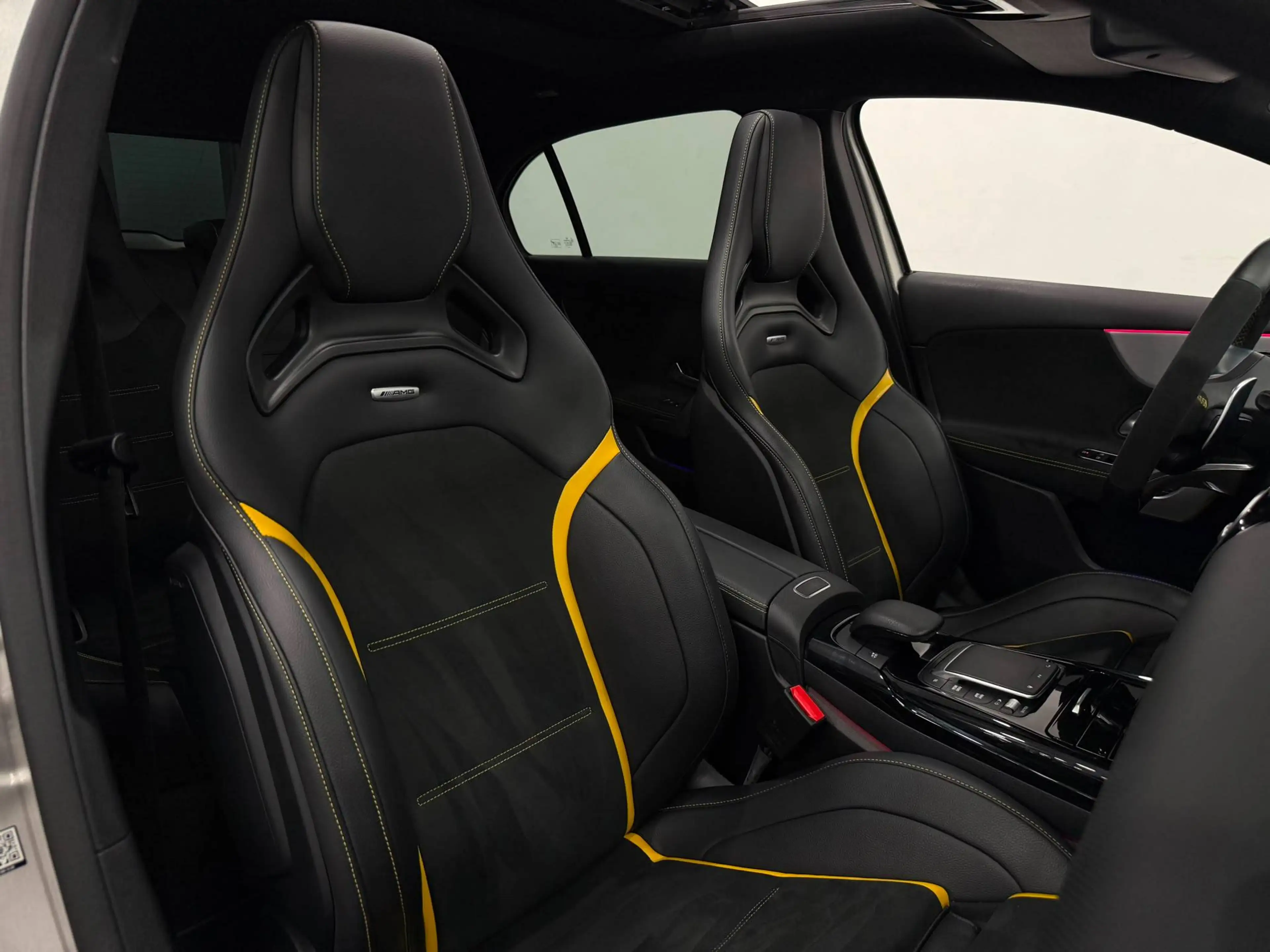 Mercedes-Benz A 45 AMG S 4-Matic Performance Seats Pano Full Option Carpass Belgian Car — photo 15