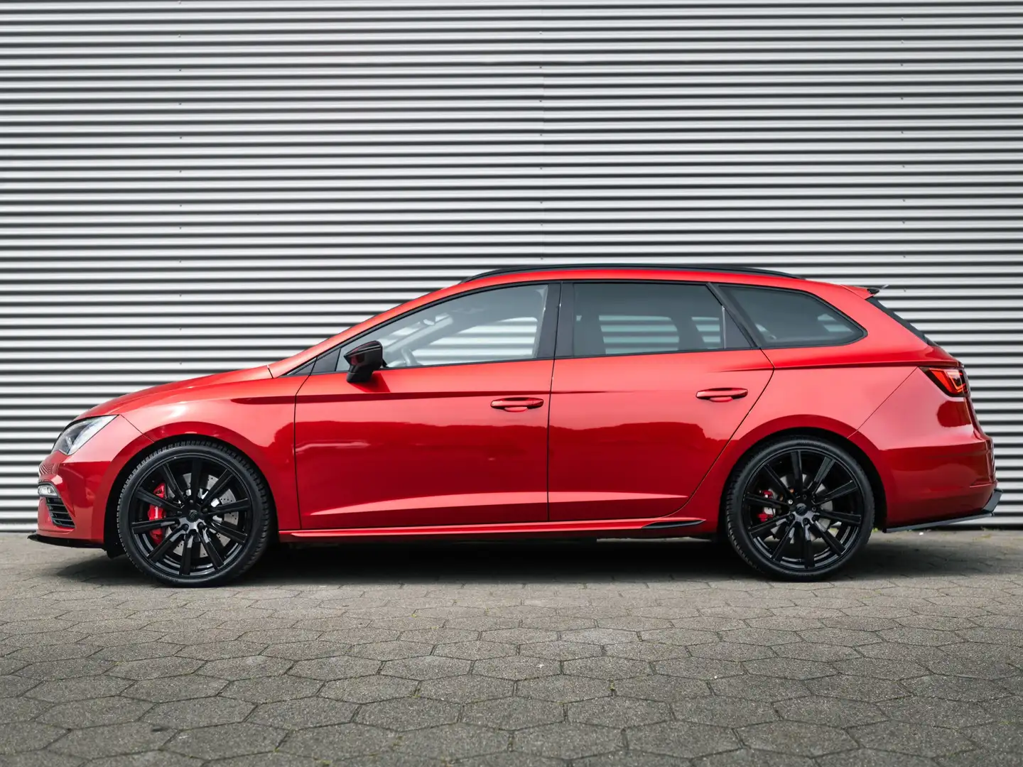 SEAT Leon ST 2.0 TSI CUPRA 4DRIVE PERFORMANCE PANO BREMBO Rouge - 2