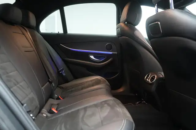 Mercedes-Benz E-Class view 8
