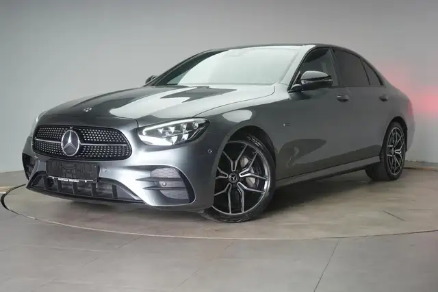 Mercedes-Benz E-Class view 3