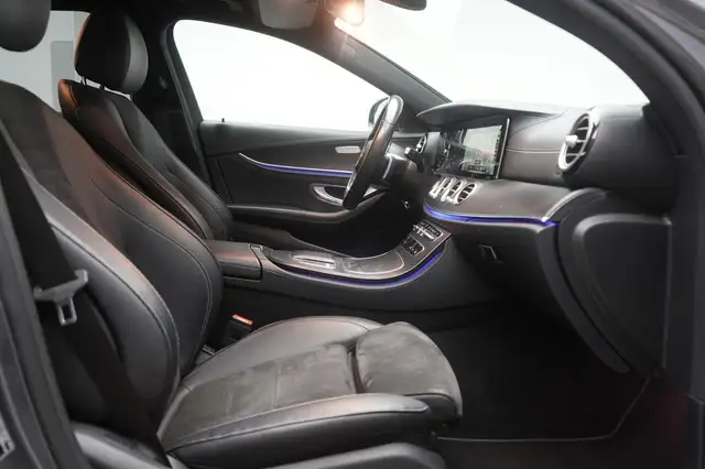 Mercedes-Benz E-Class view 6